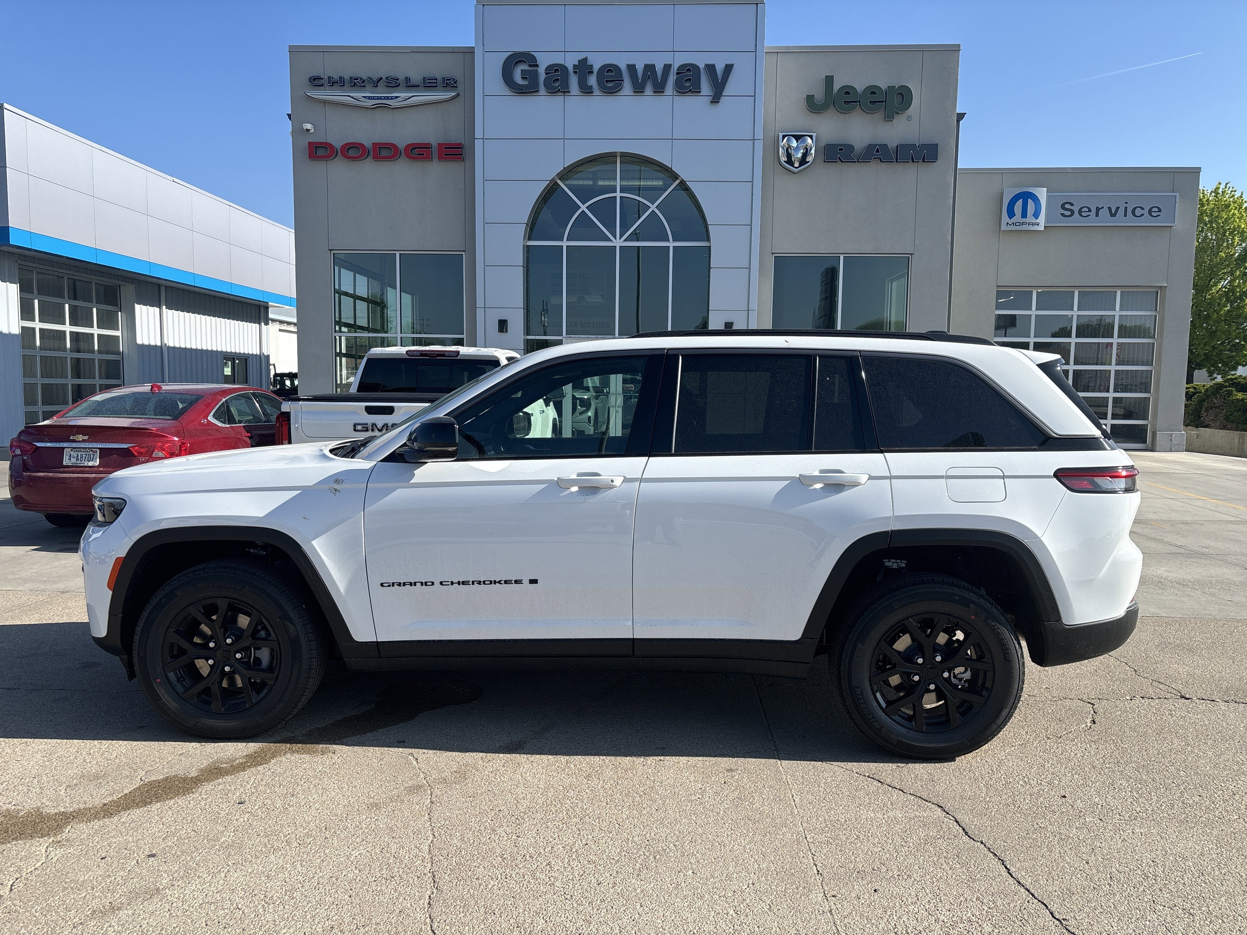 2026 Jeep Grand Cherokee GRAND CHEROKEE LAREDO ALTITUDE 4X4