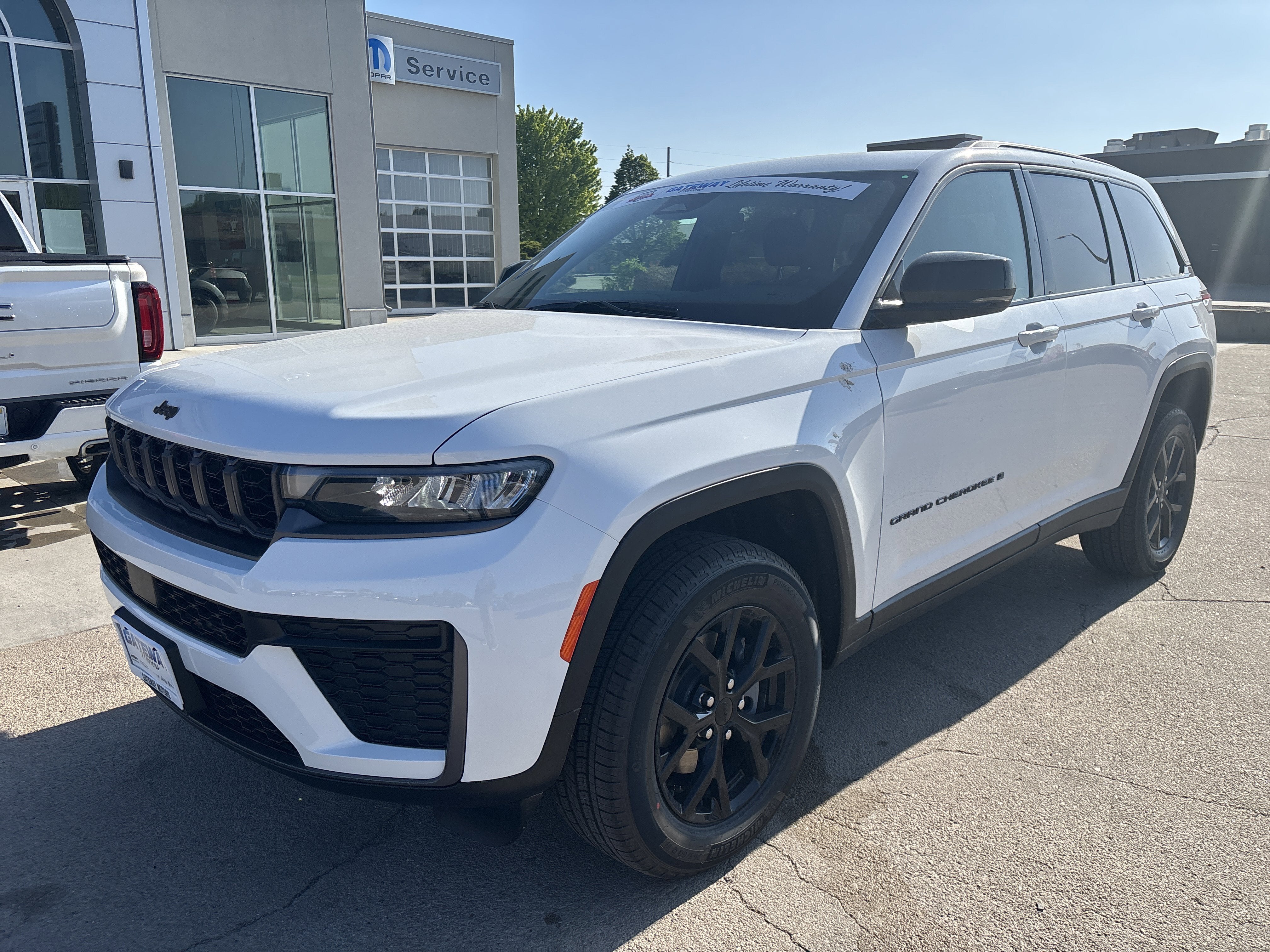 2026 Jeep Grand Cherokee GRAND CHEROKEE LAREDO ALTITUDE 4X4