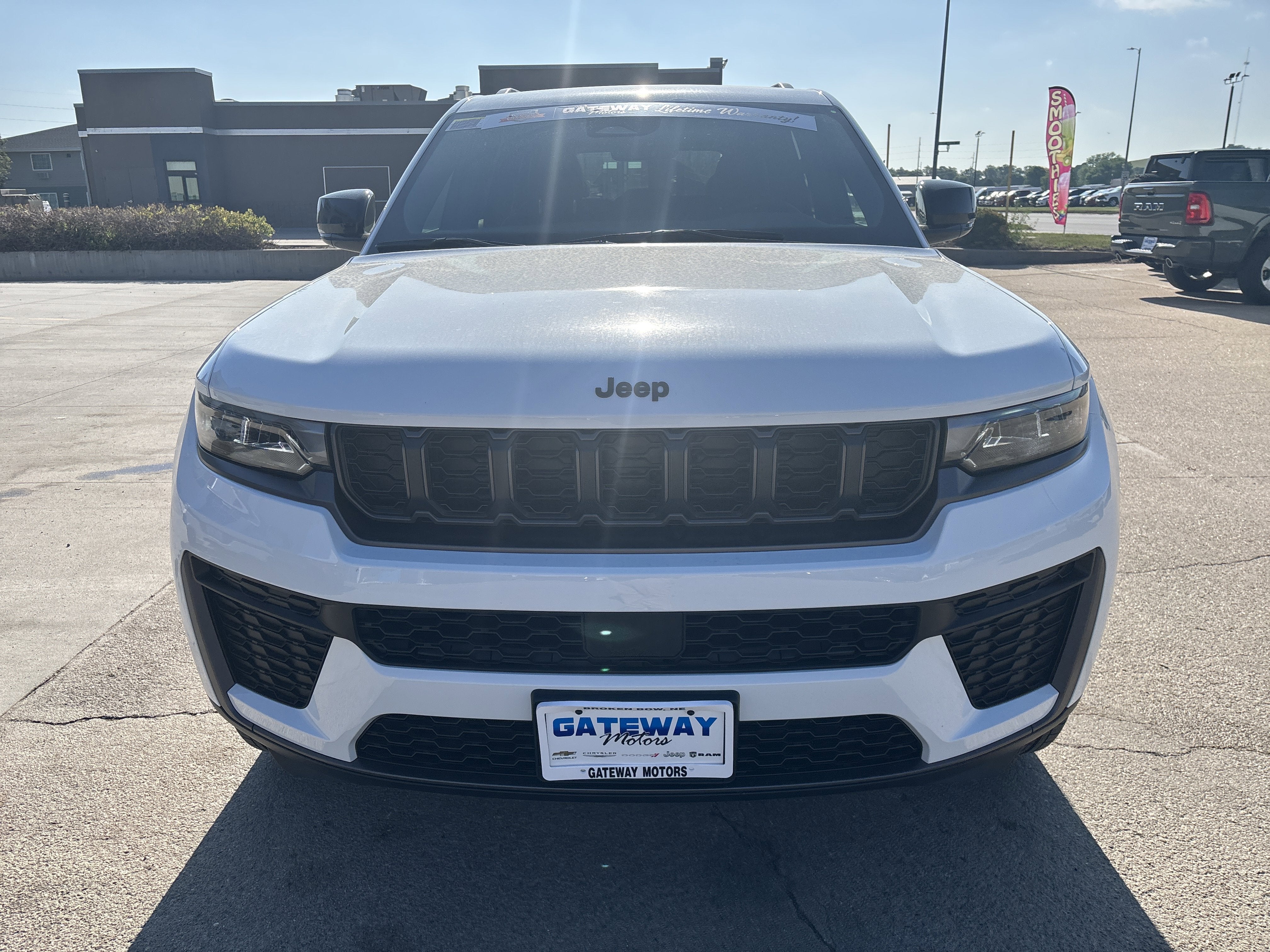 2026 Jeep Grand Cherokee GRAND CHEROKEE LAREDO ALTITUDE 4X4