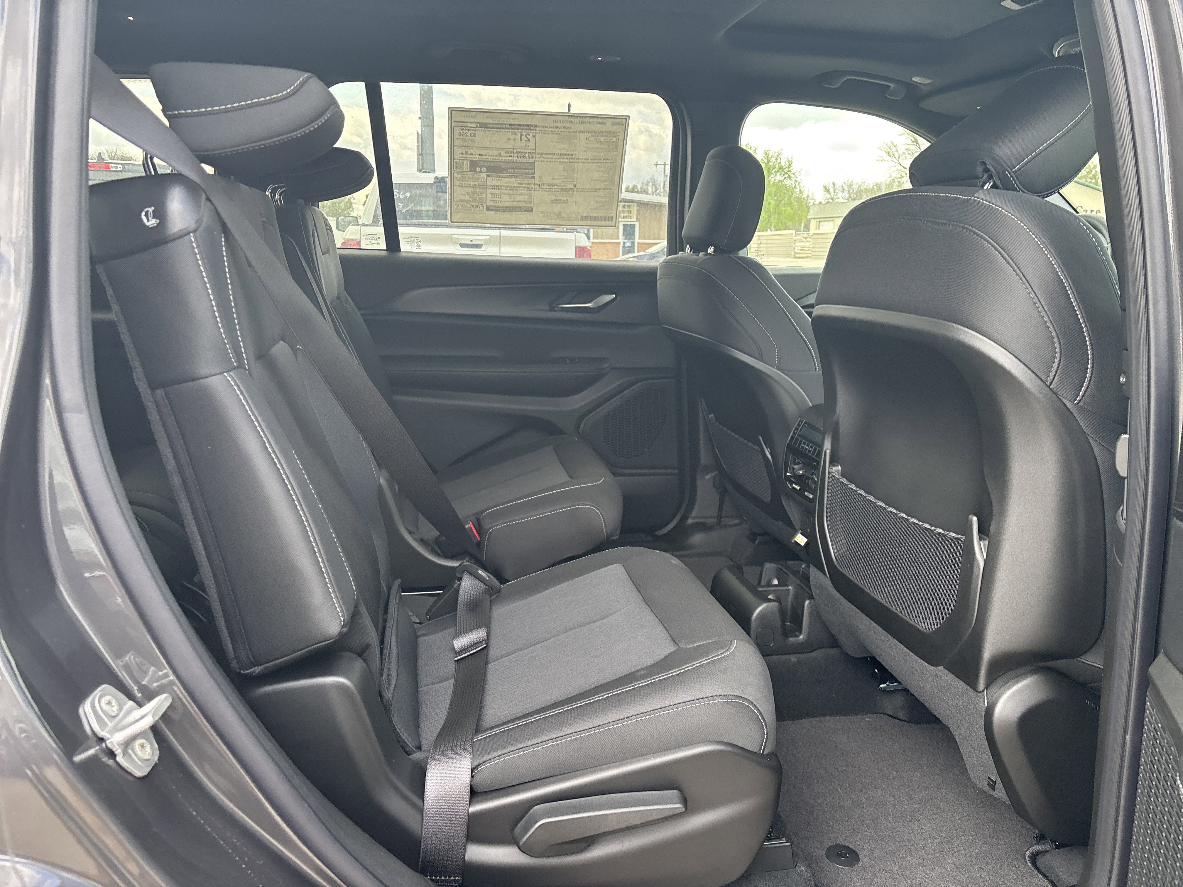 2026 Jeep Grand Cherokee GRAND CHEROKEE L LAREDO X 4X4