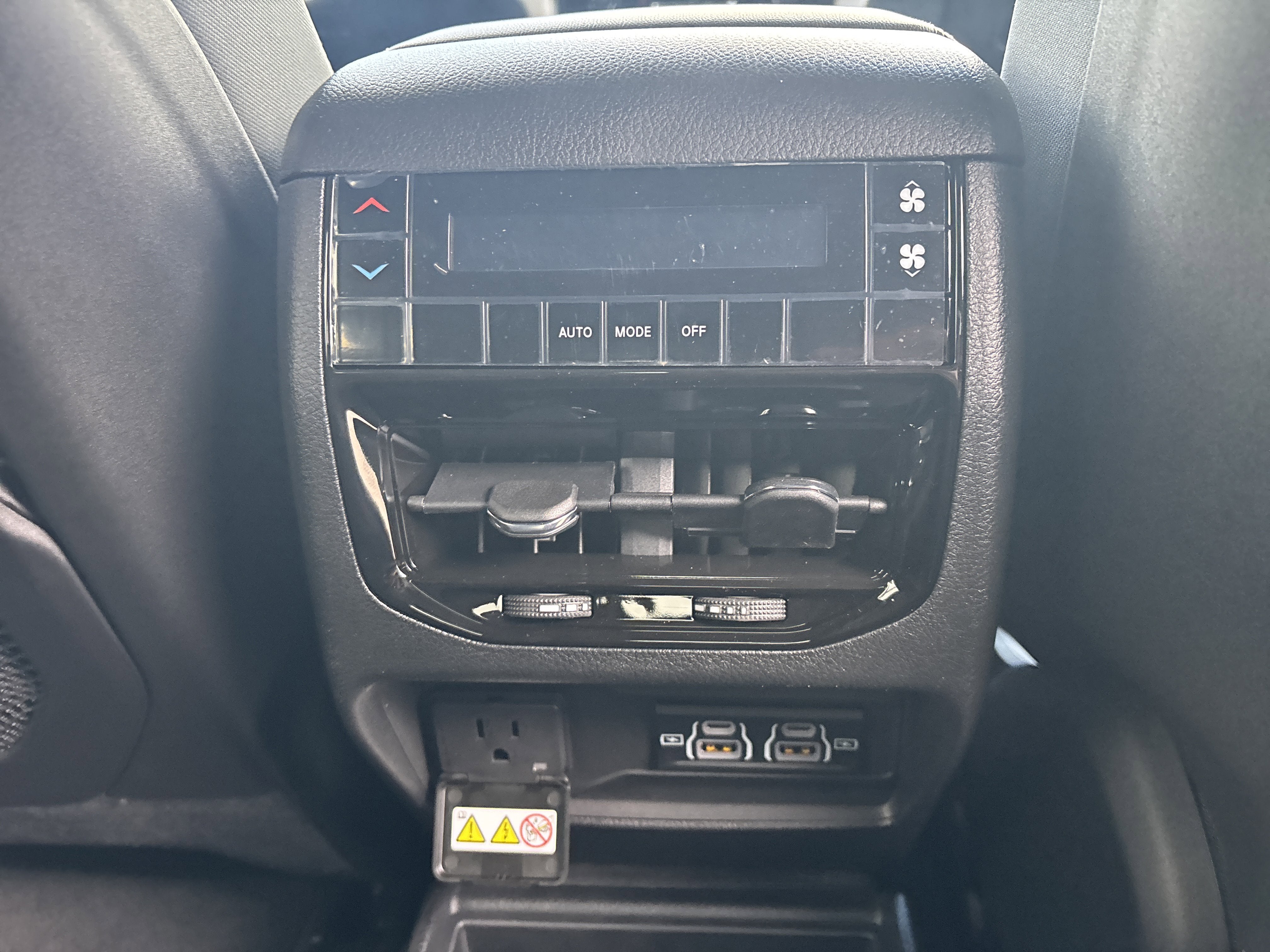 2026 Jeep Grand Cherokee GRAND CHEROKEE L LAREDO X 4X4