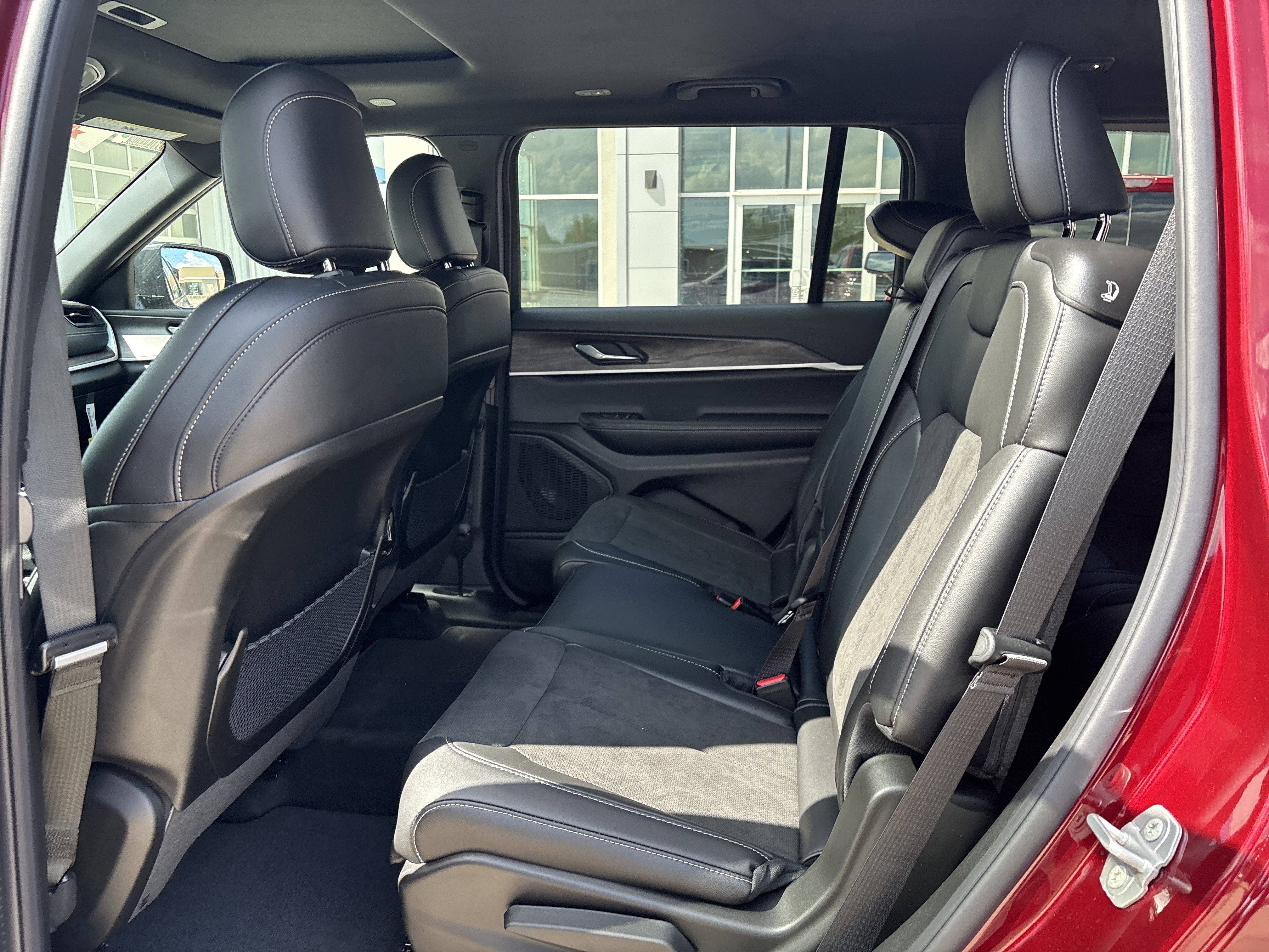2026 Jeep Grand Cherokee GRAND CHEROKEE L LAREDO ALTITUDE 4X4