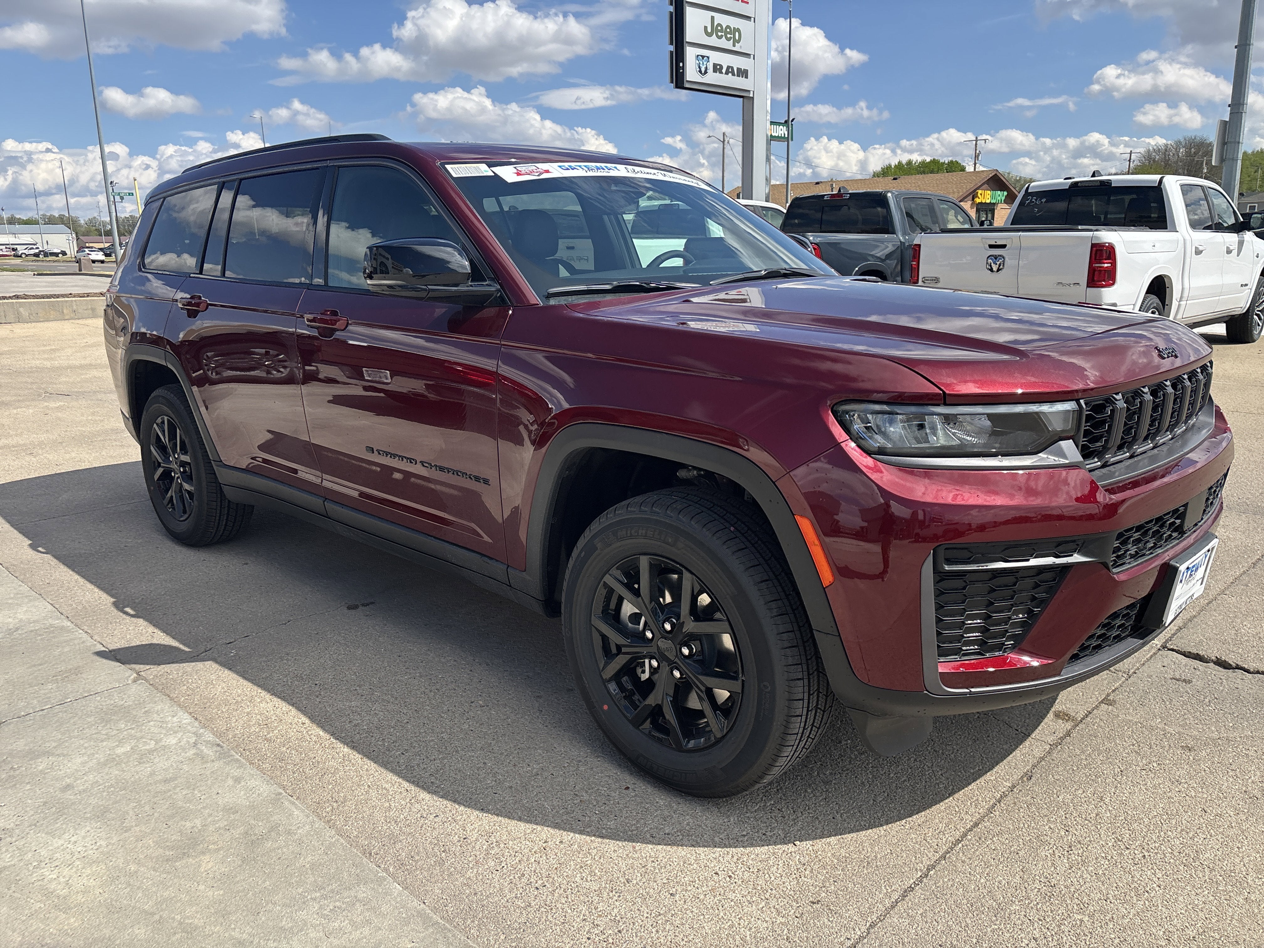 2026 Jeep Grand Cherokee GRAND CHEROKEE L LAREDO ALTITUDE 4X4
