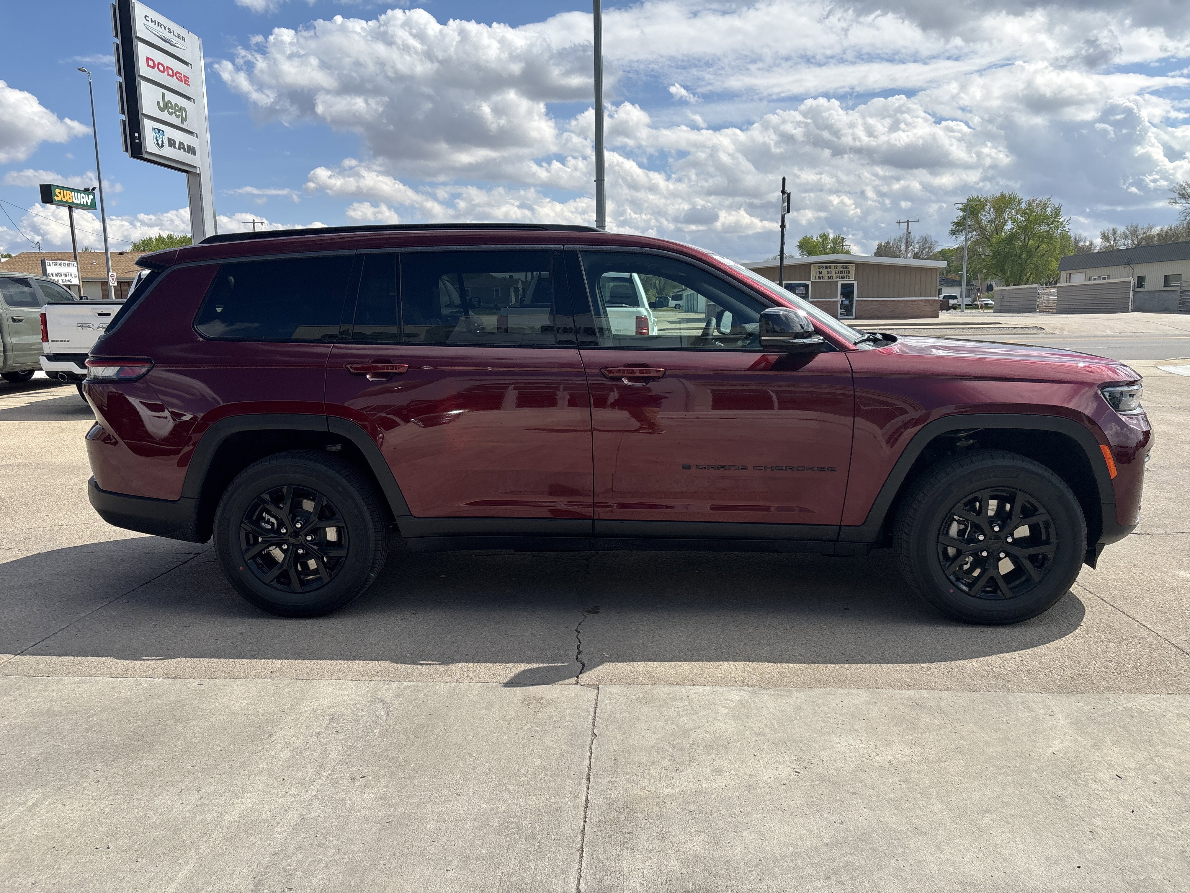 2026 Jeep Grand Cherokee GRAND CHEROKEE L LAREDO ALTITUDE 4X4