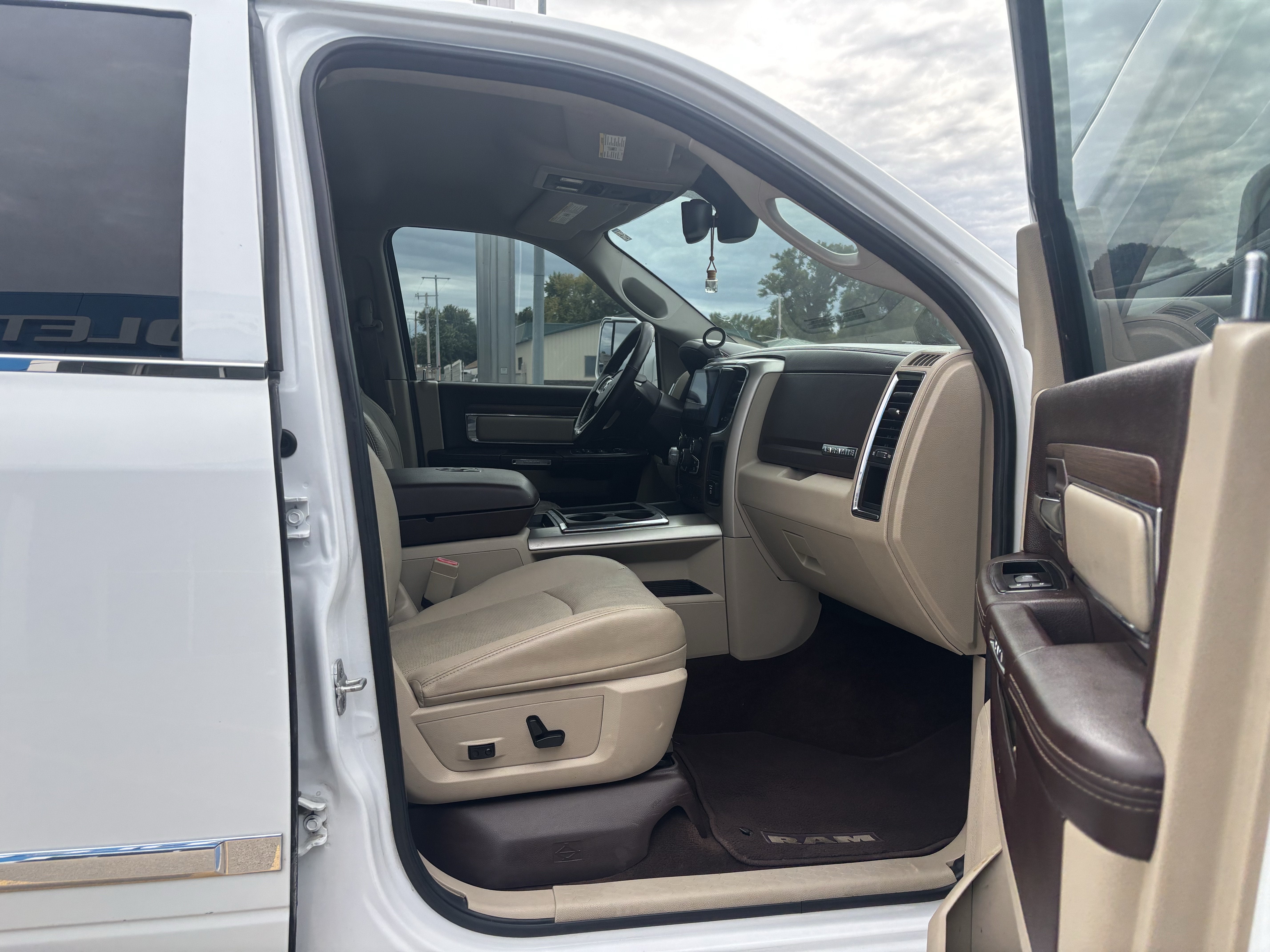 2014 RAM 1500 Laramie
