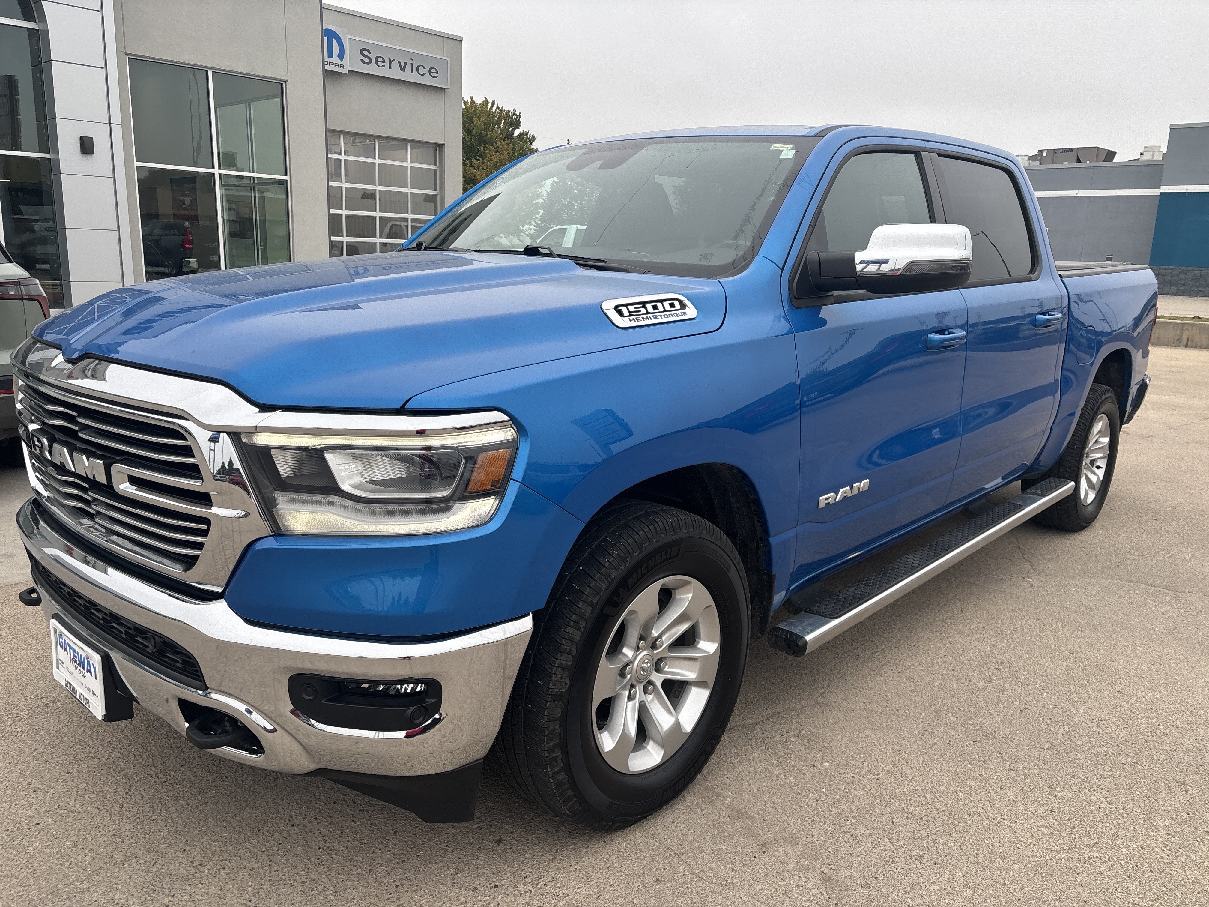 2023 RAM 1500 Laramie Crew Cab 4x4 5'7' Box