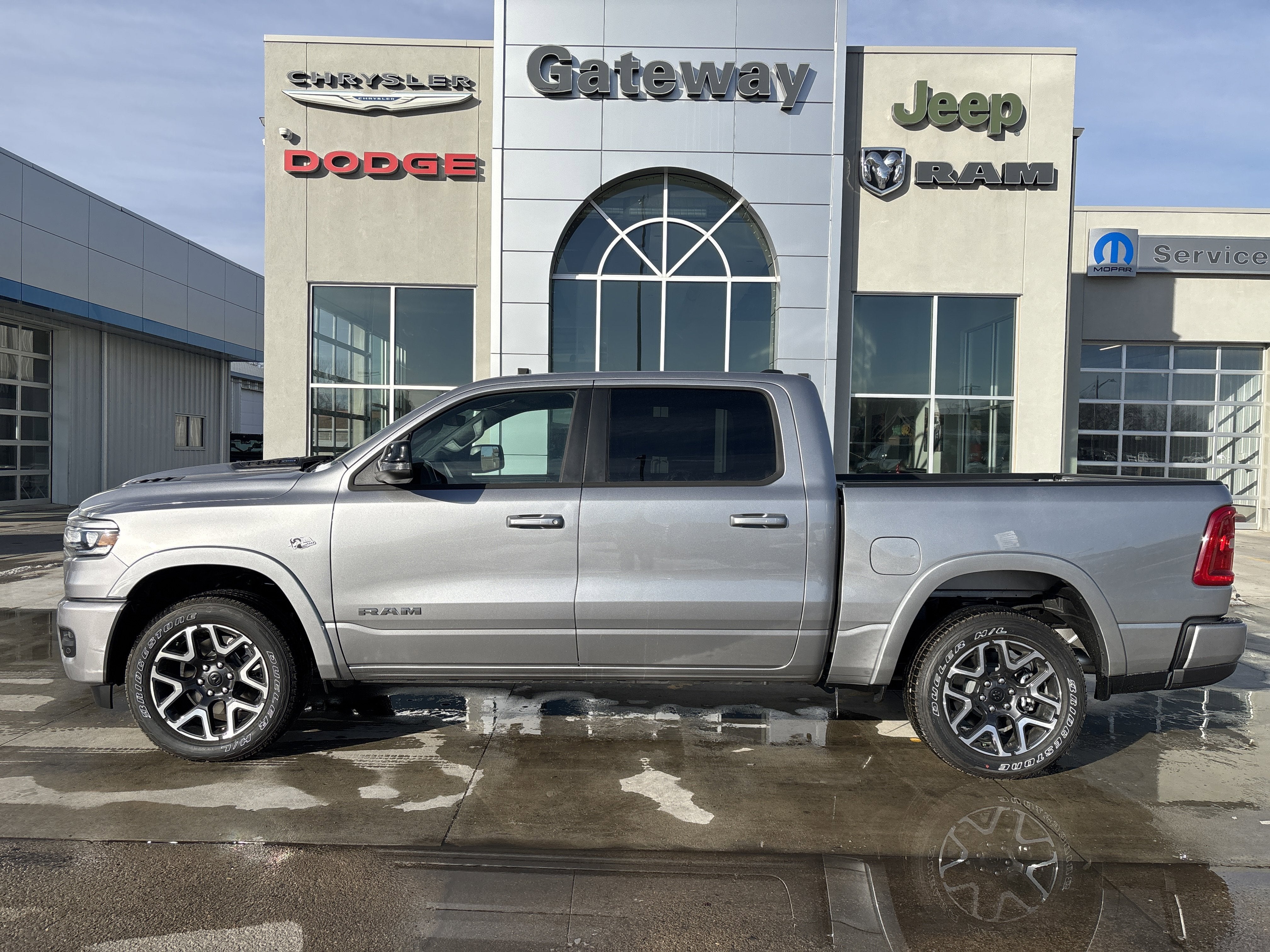 2026 RAM Ram 1500 RAM 1500 LARAMIE CREW CAB 4X4 5'7' BOX