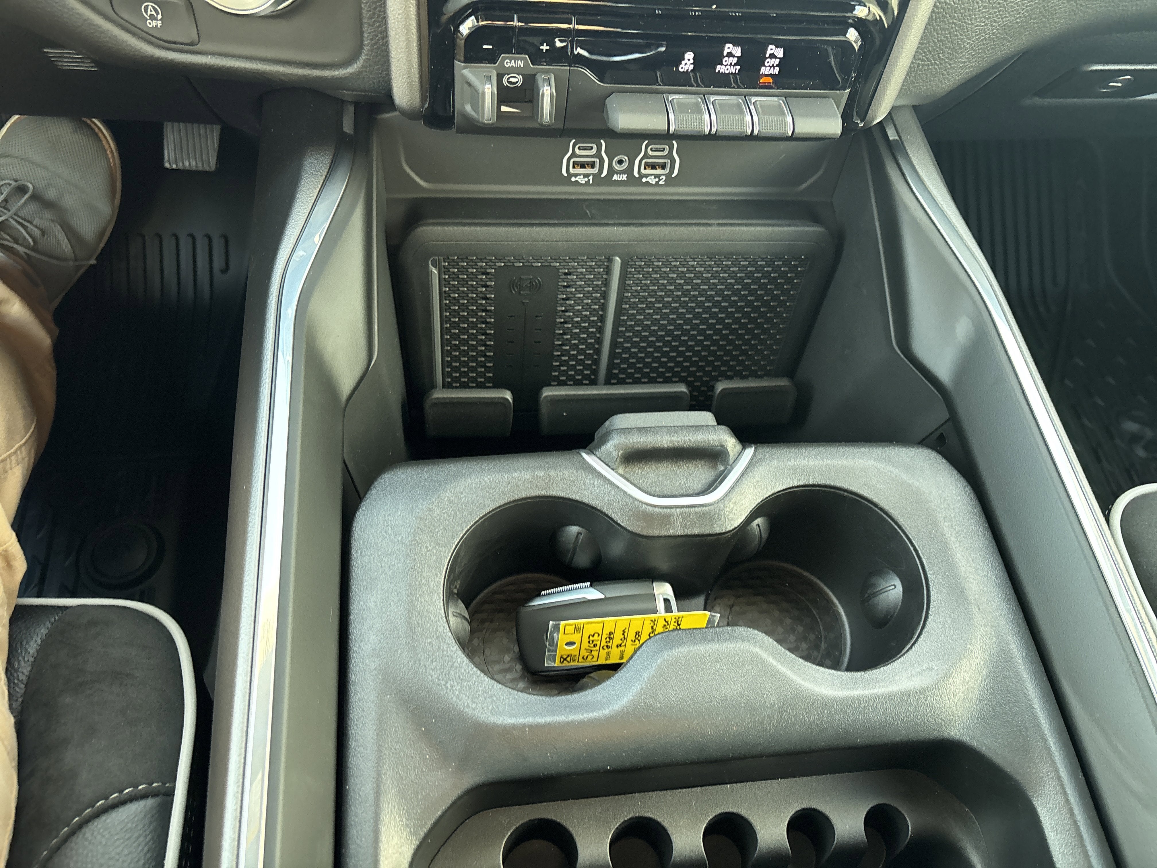 2026 RAM Ram 1500 RAM 1500 LARAMIE CREW CAB 4X4 5'7' BOX