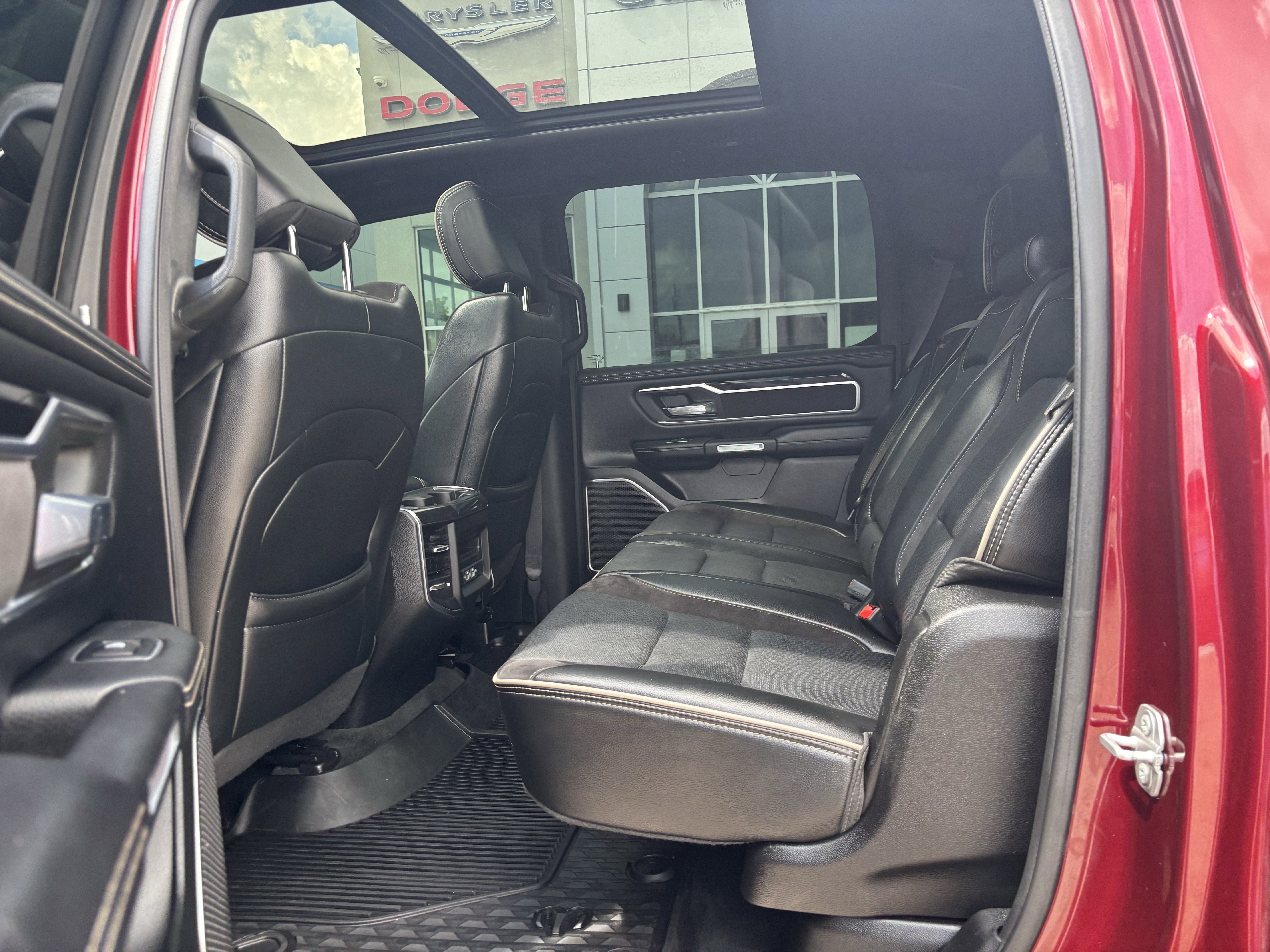 2021 RAM 1500 Laramie Crew Cab 4x4 5'7' Box