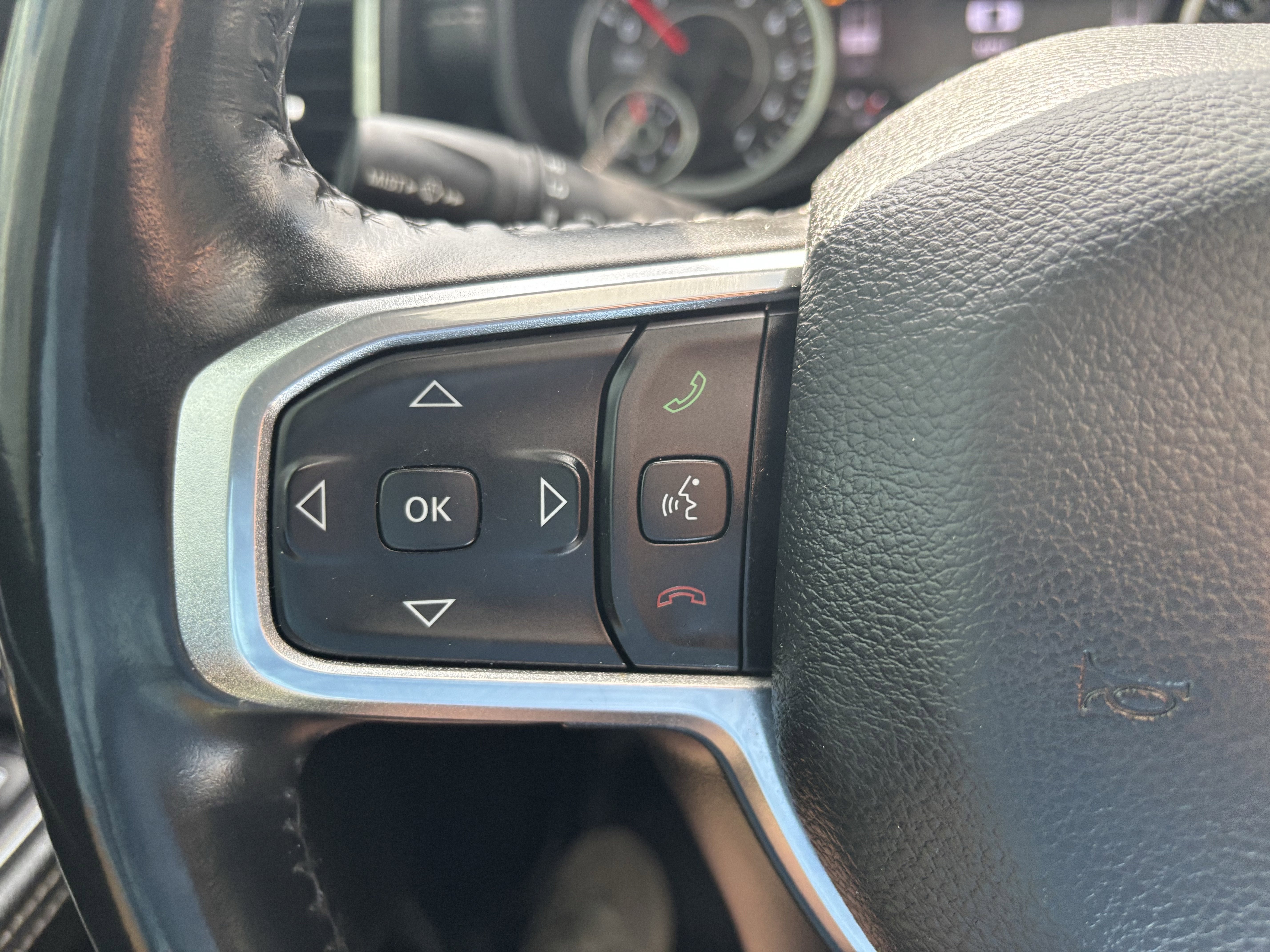 2021 RAM 1500 Laramie Crew Cab 4x4 5'7' Box