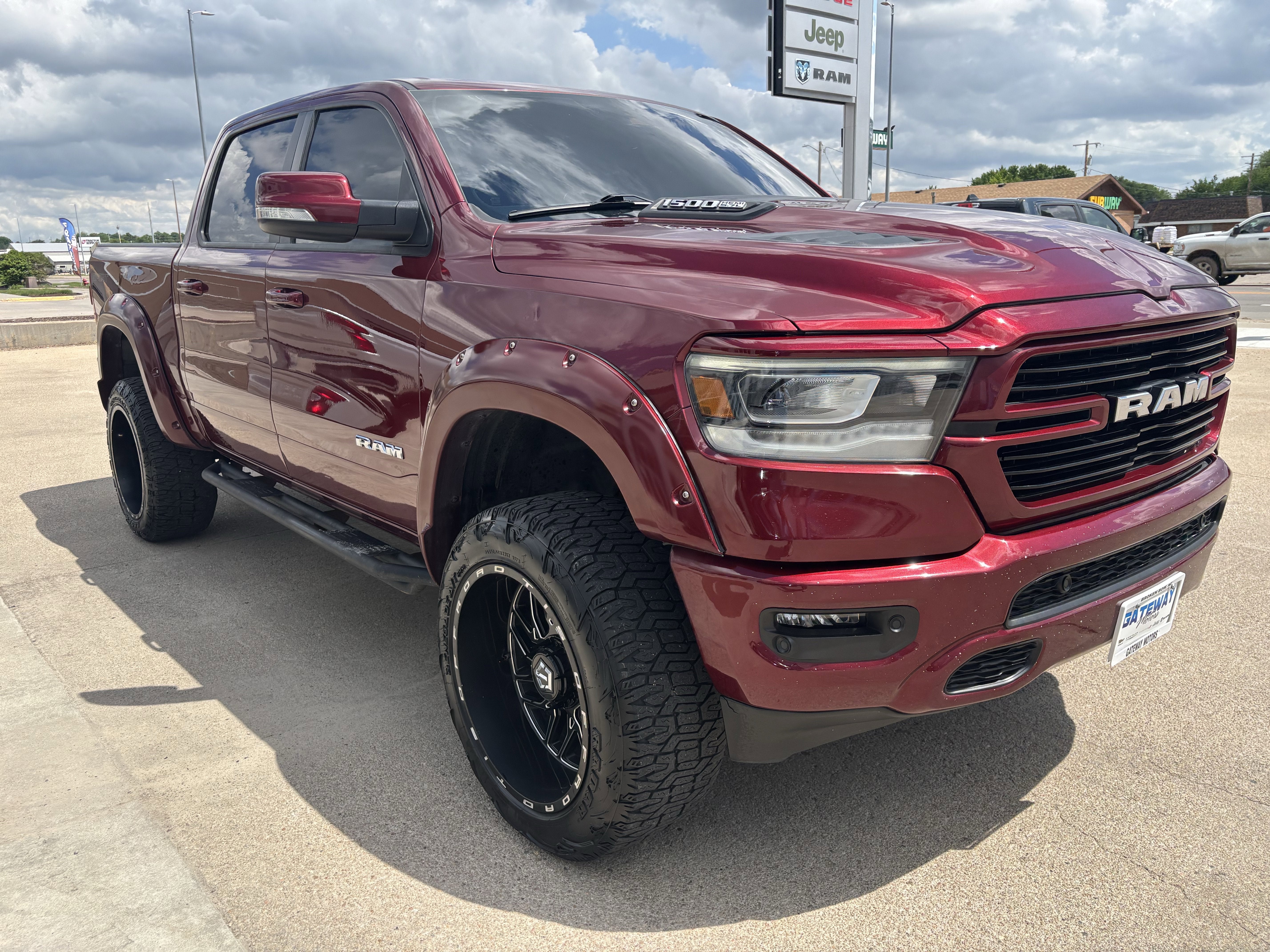 2021 RAM 1500 Laramie Crew Cab 4x4 5'7' Box