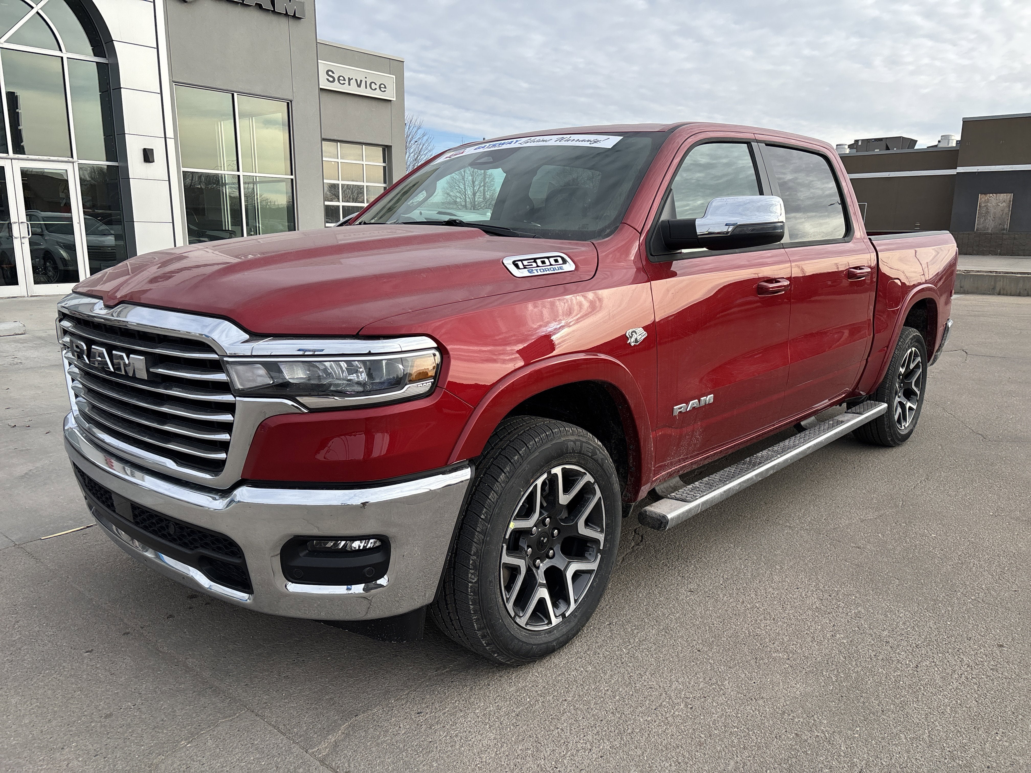 2026 RAM Ram 1500 RAM 1500 LARAMIE CREW CAB 4X4 5'7' BOX