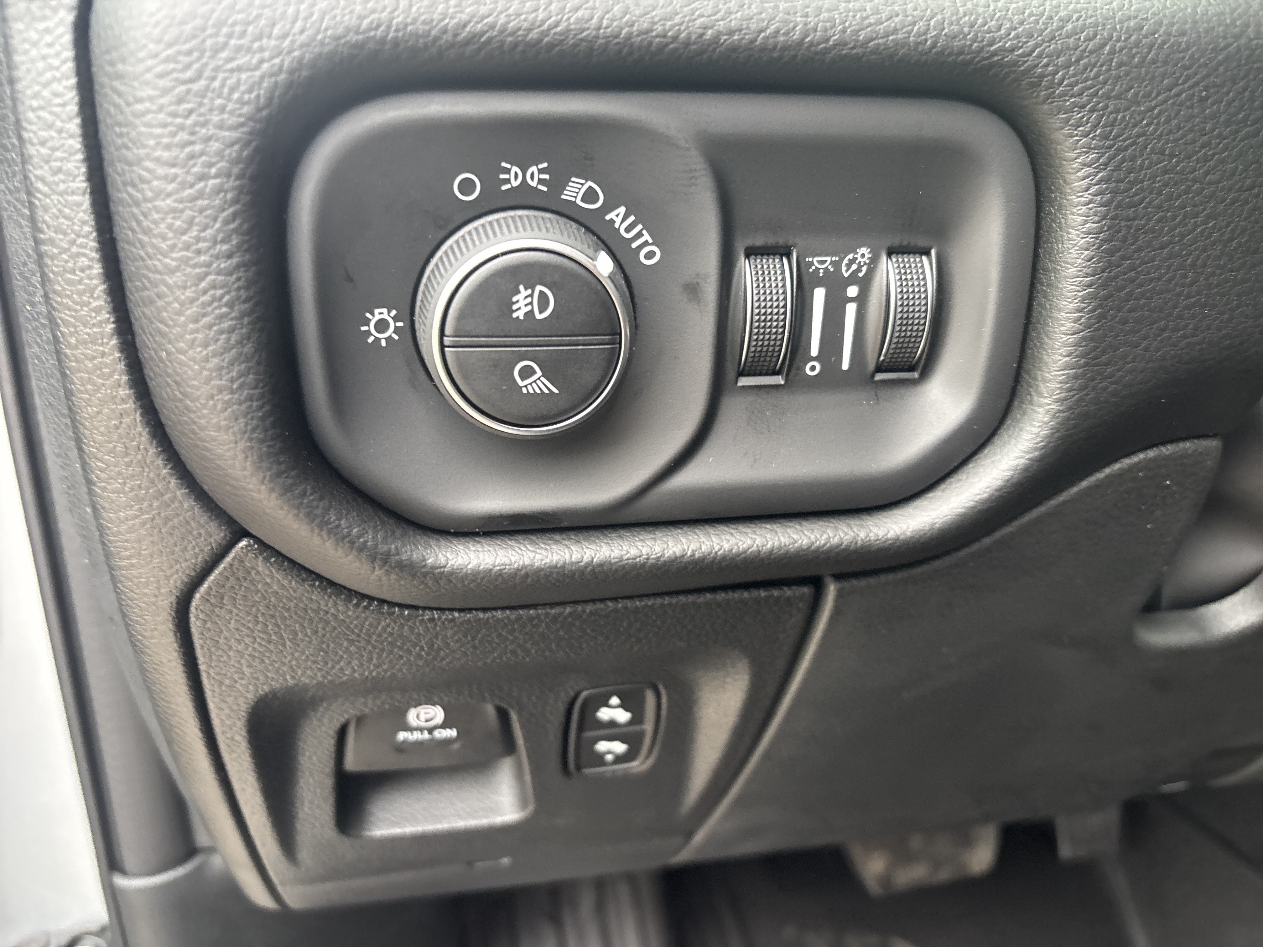 2027 RAM Ram 1500 RAM 1500 REBEL CREW CAB 4X4 5'7' BOX