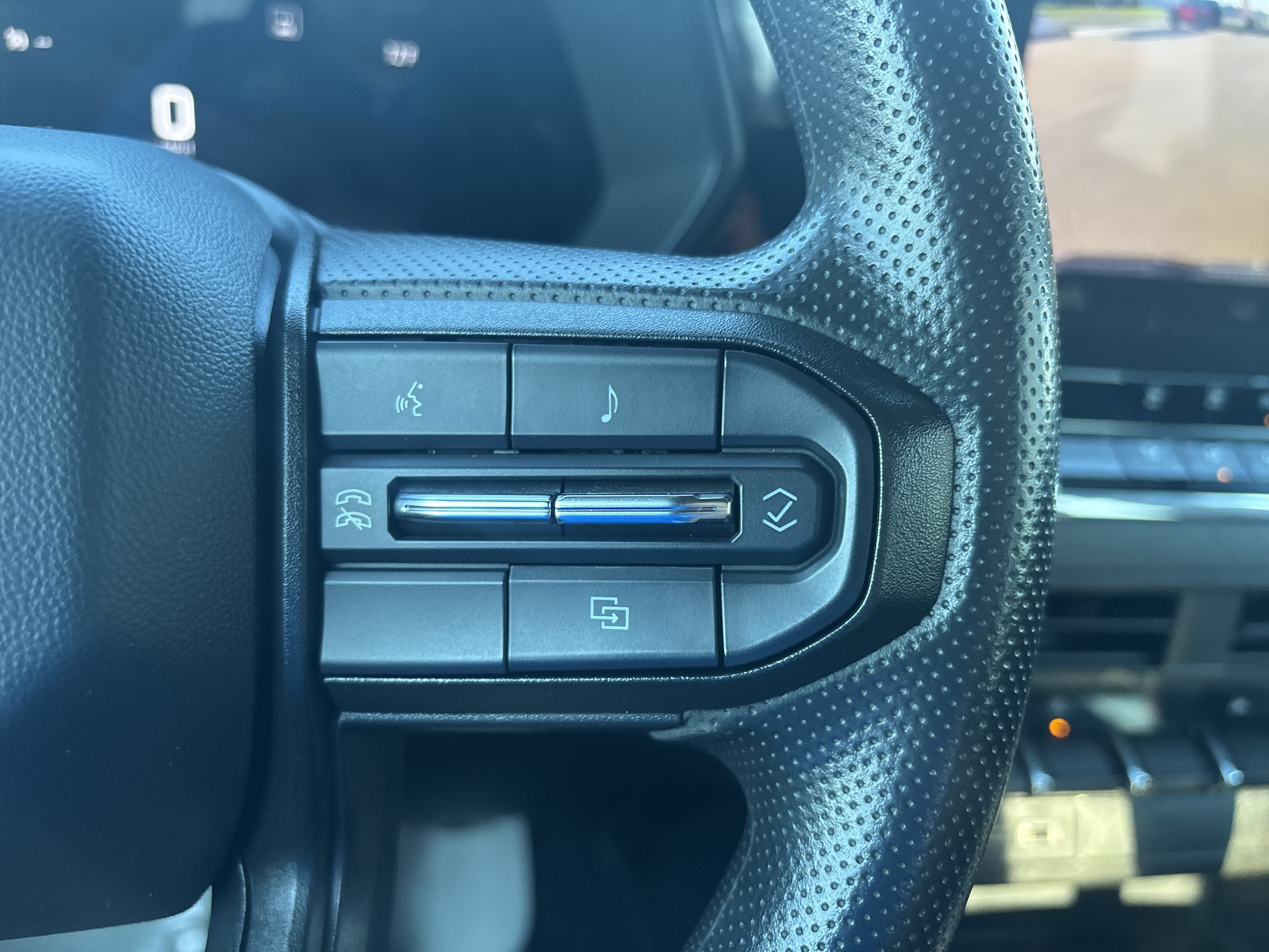 2023 Chevrolet Colorado 4WD Crew Cab Short Box Trail Boss