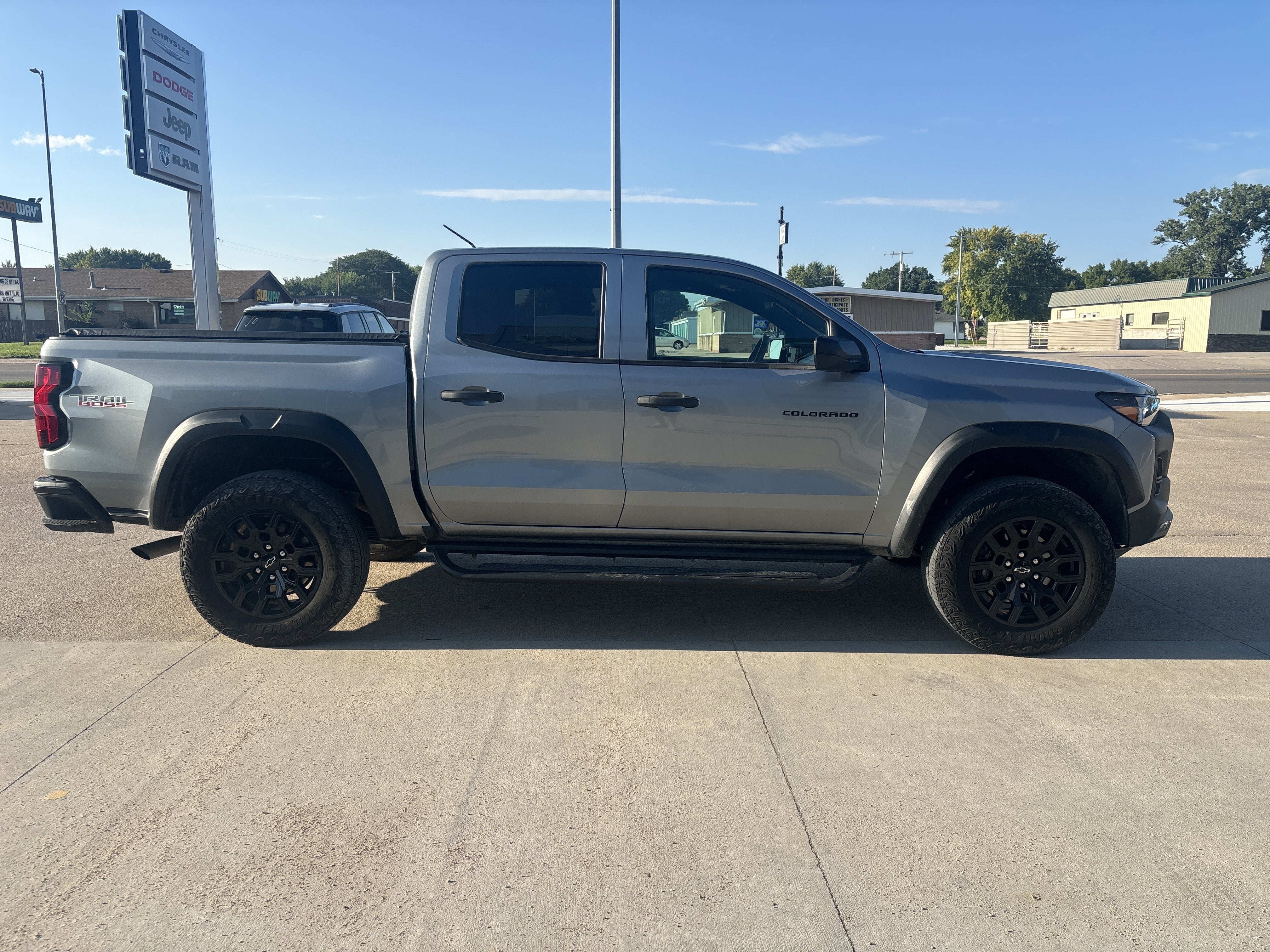 2023 Chevrolet Colorado 4WD Crew Cab Short Box Trail Boss