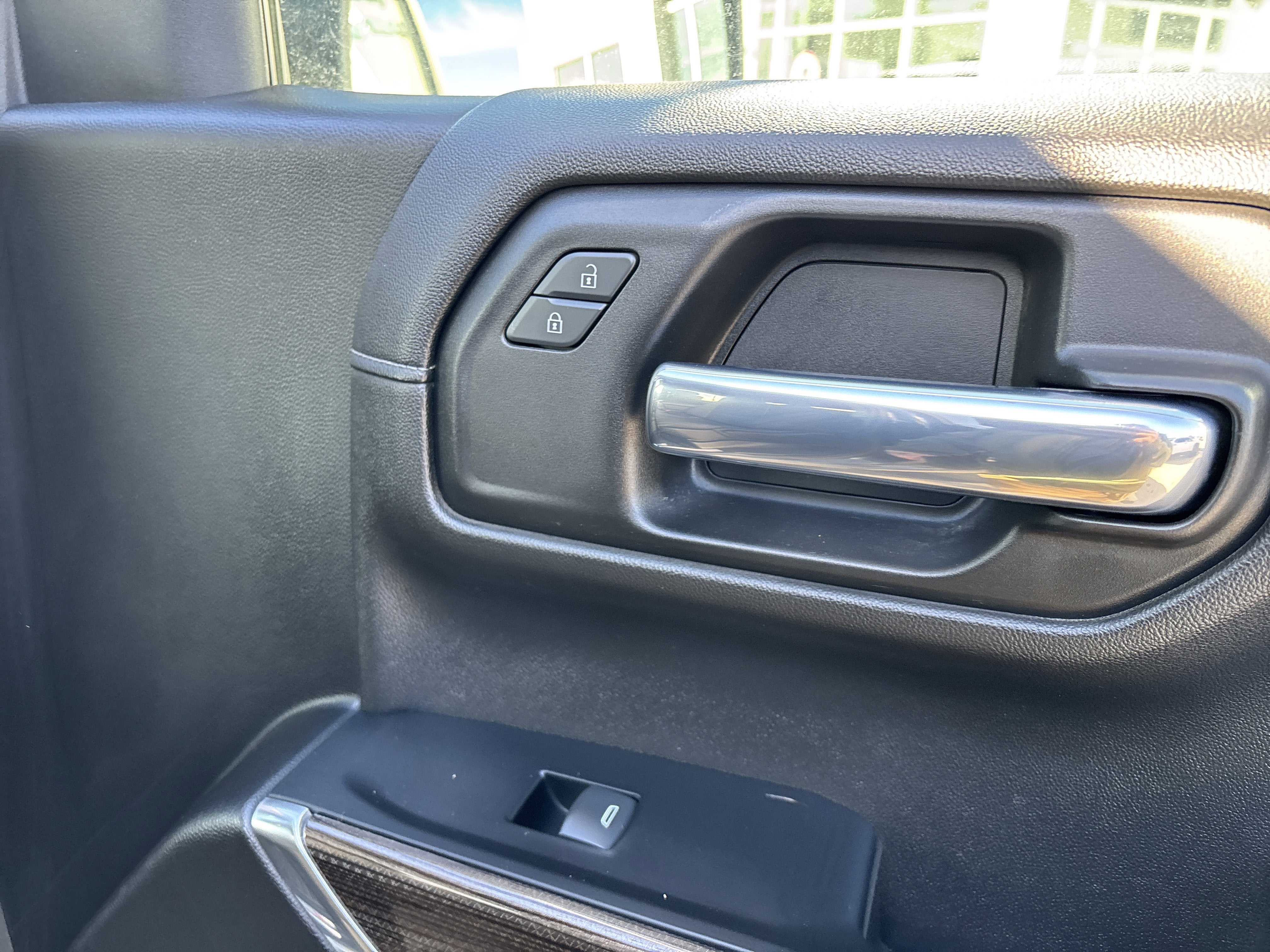 2022 Chevrolet Silverado 1500 LTD 4WD Crew Cab Short Bed LT