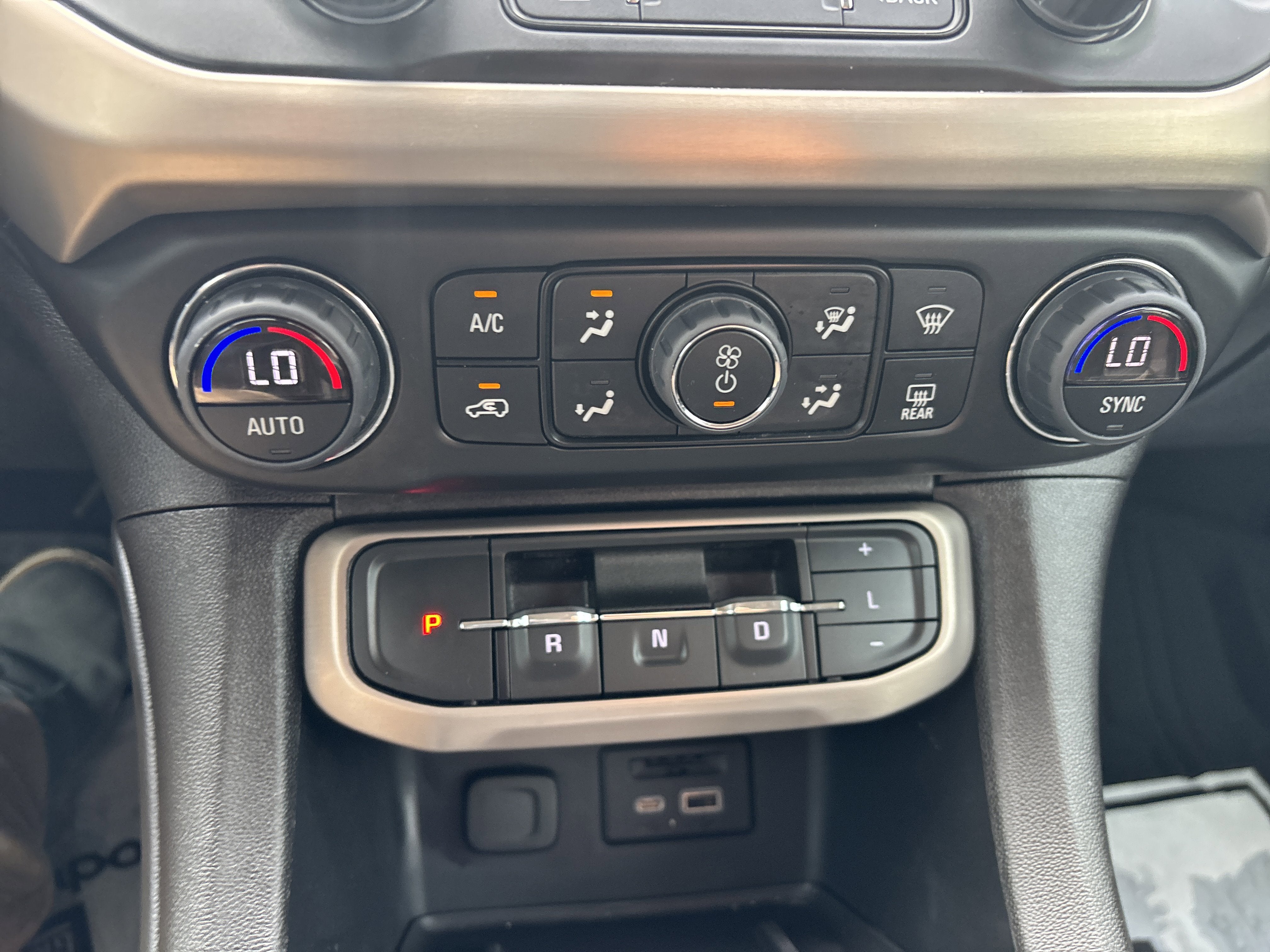 2023 GMC Acadia AWD Denali
