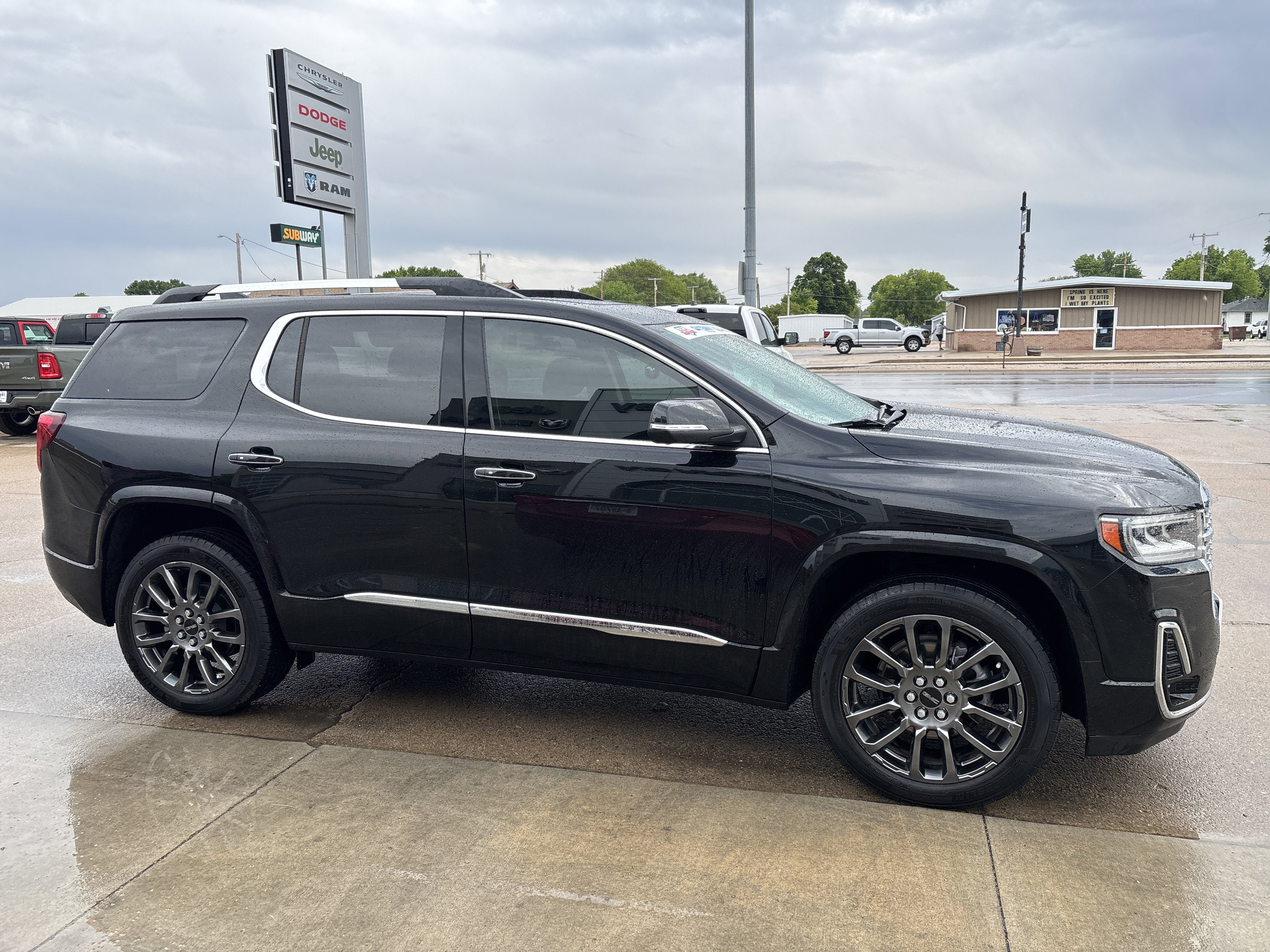 2023 GMC Acadia AWD Denali