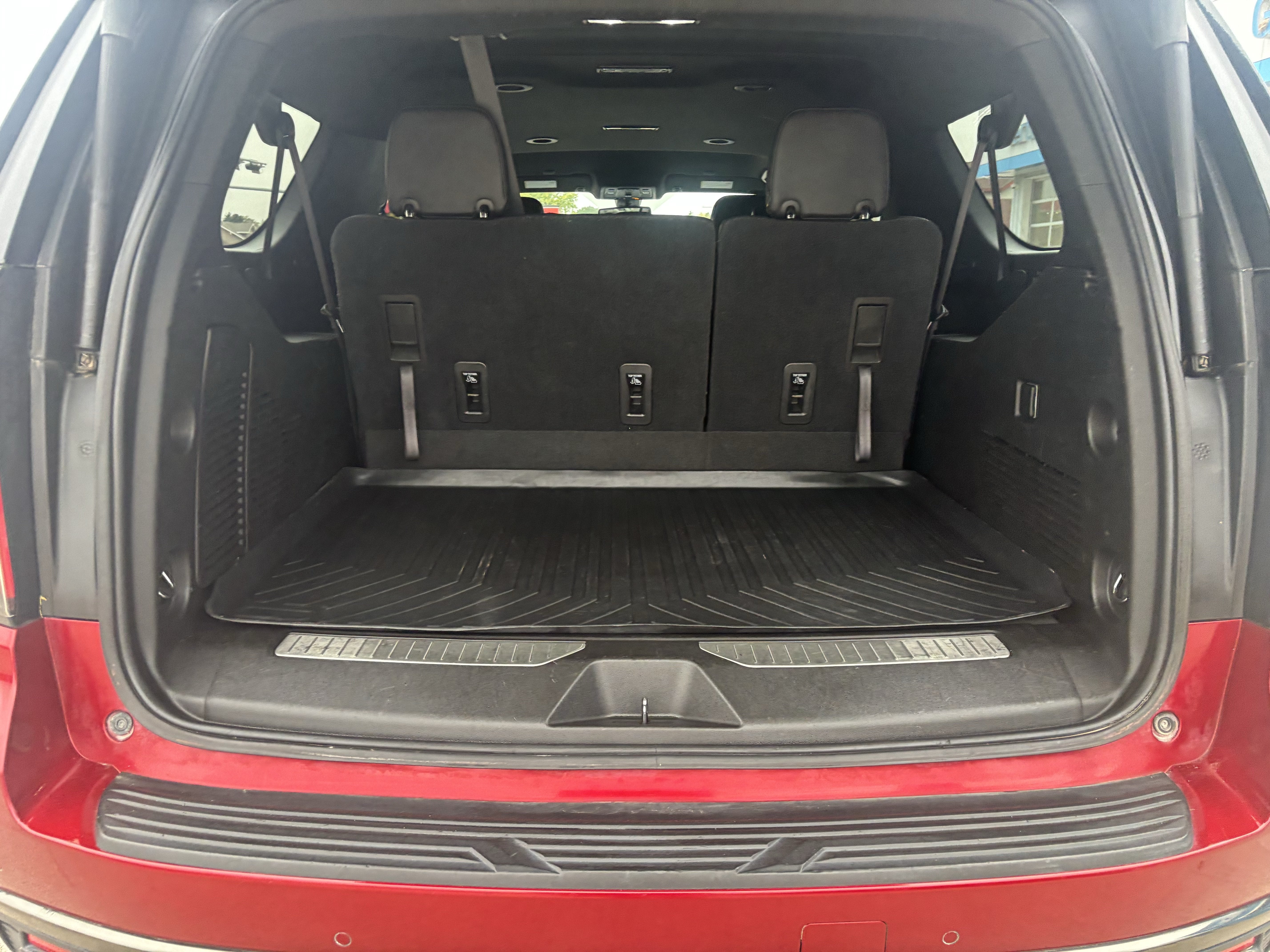 2021 Chevrolet Suburban RST - Photo 11