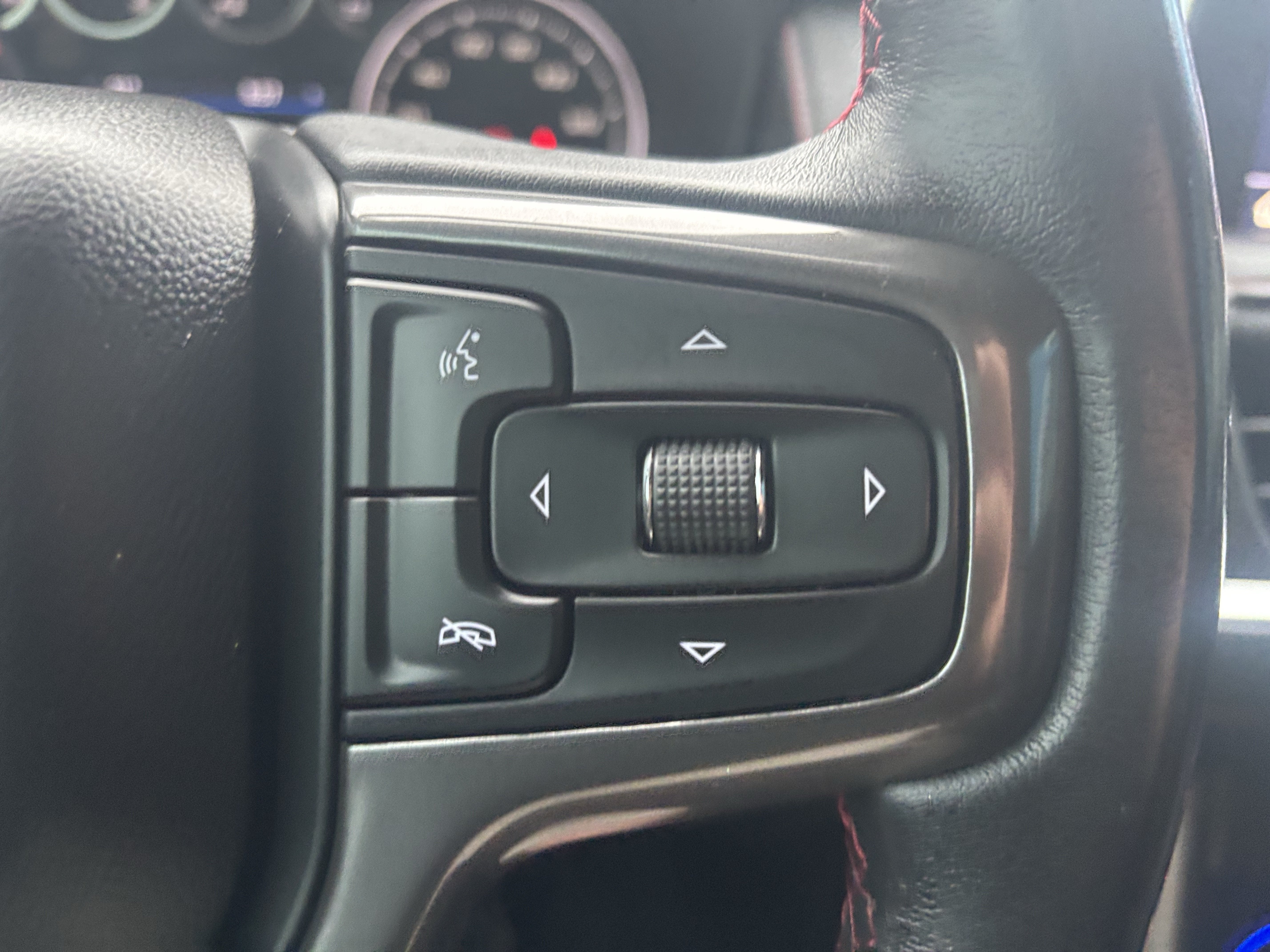 2021 Chevrolet Suburban RST - Photo 18