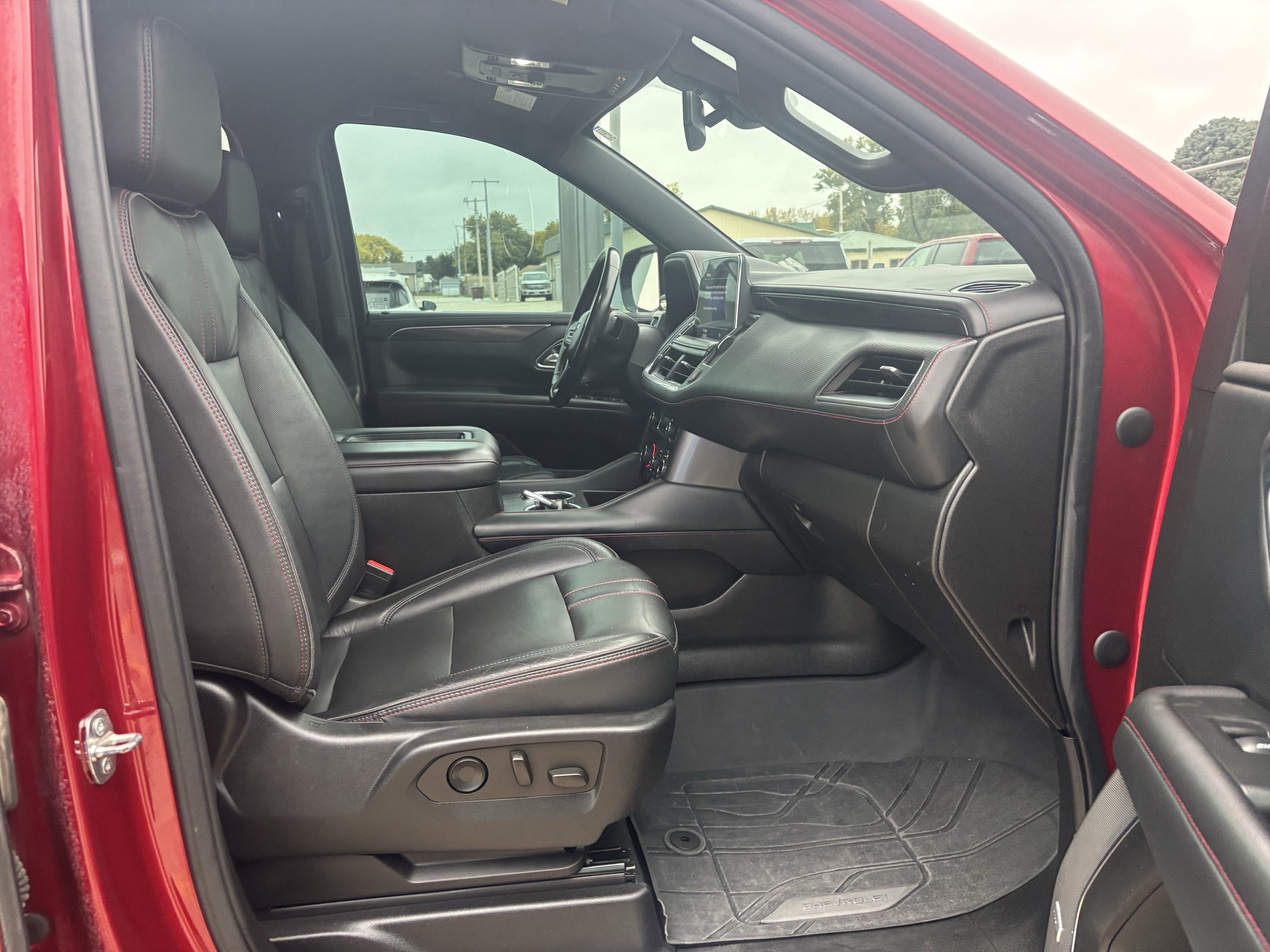 2021 Chevrolet Suburban RST - Photo 6