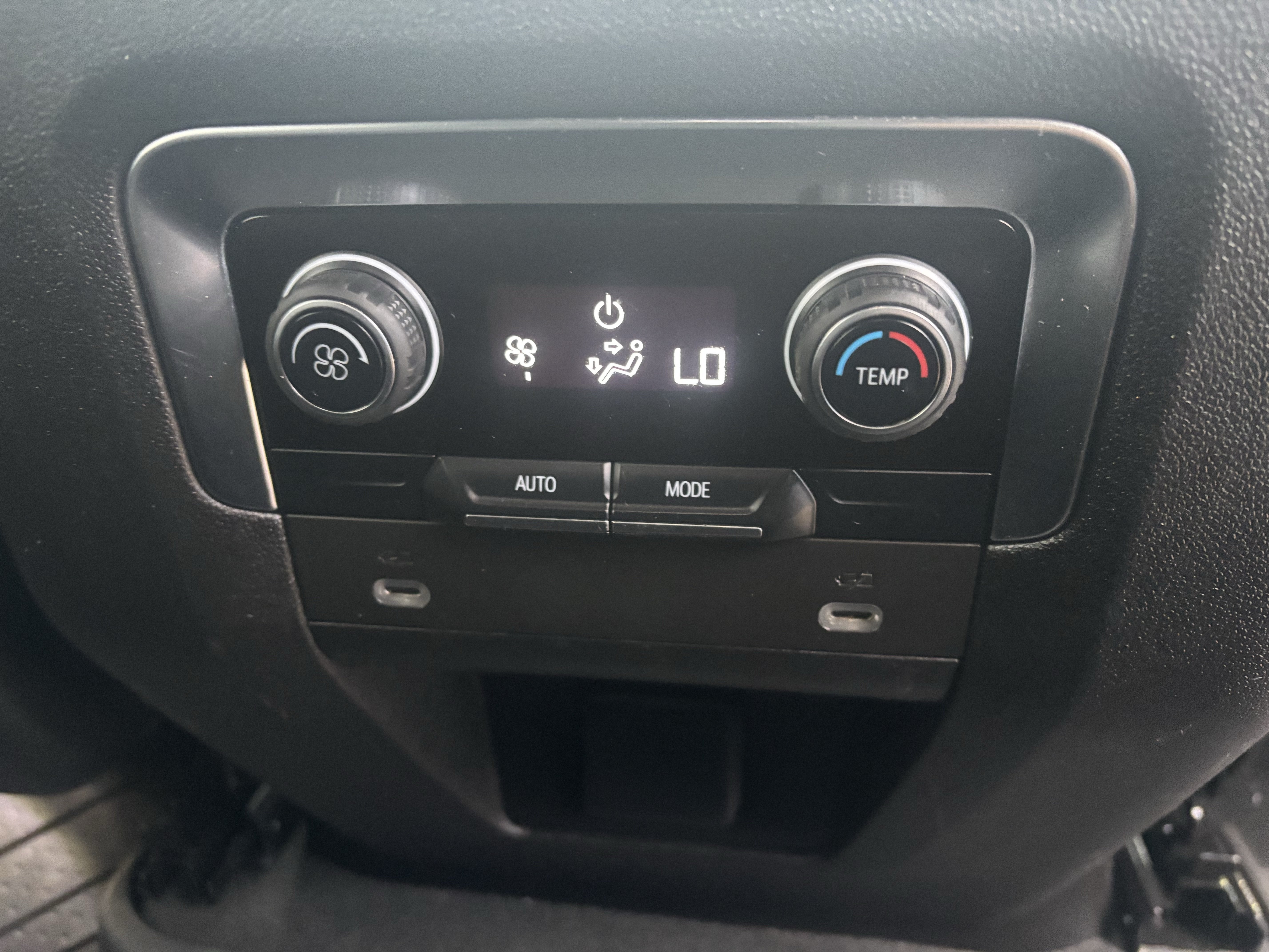 2021 Chevrolet Suburban RST - Photo 8
