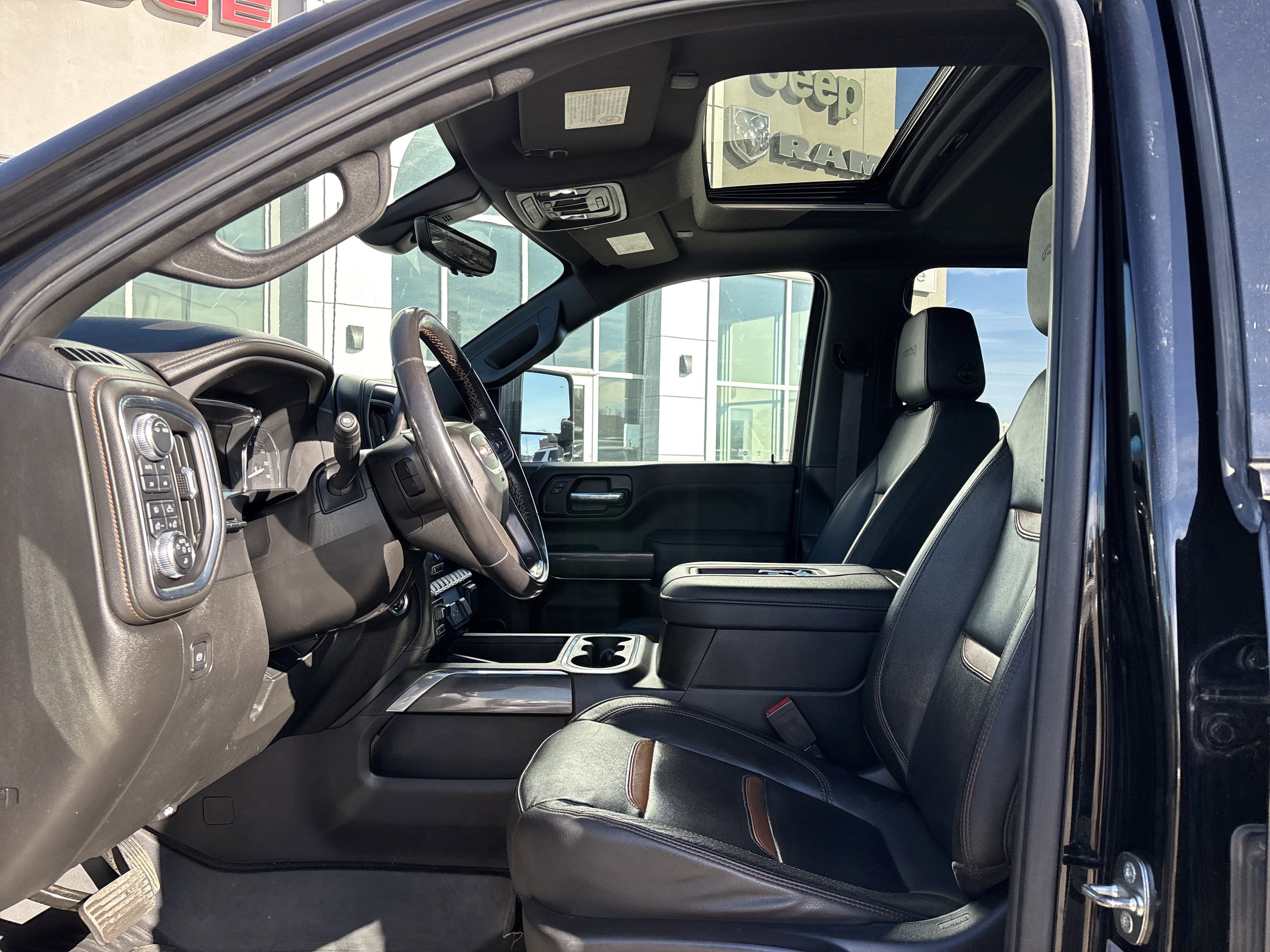 2022 GMC Sierra 2500HD 4WD Crew Cab Standard Bed AT4