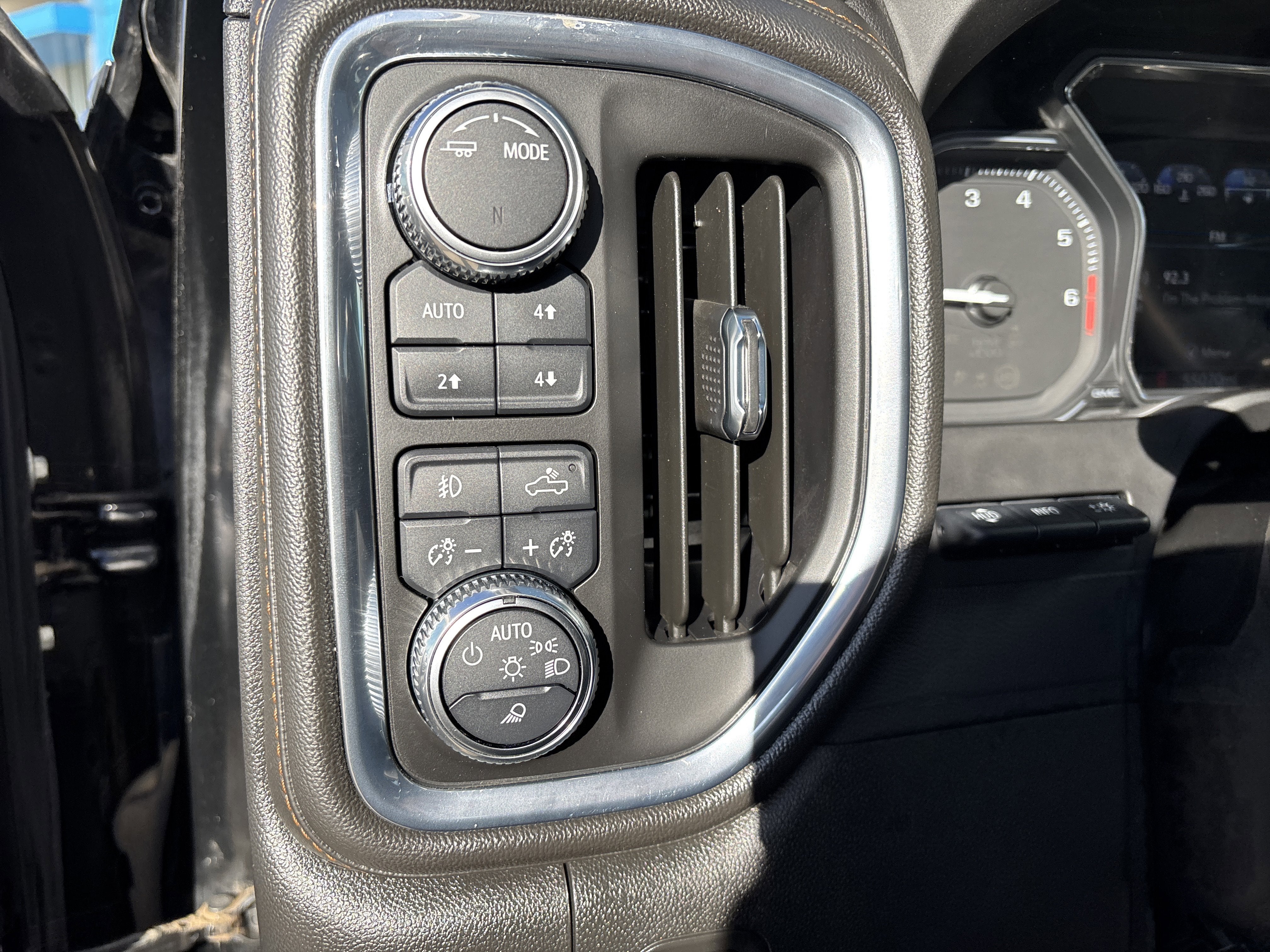 2022 GMC Sierra 2500HD 4WD Crew Cab Standard Bed AT4