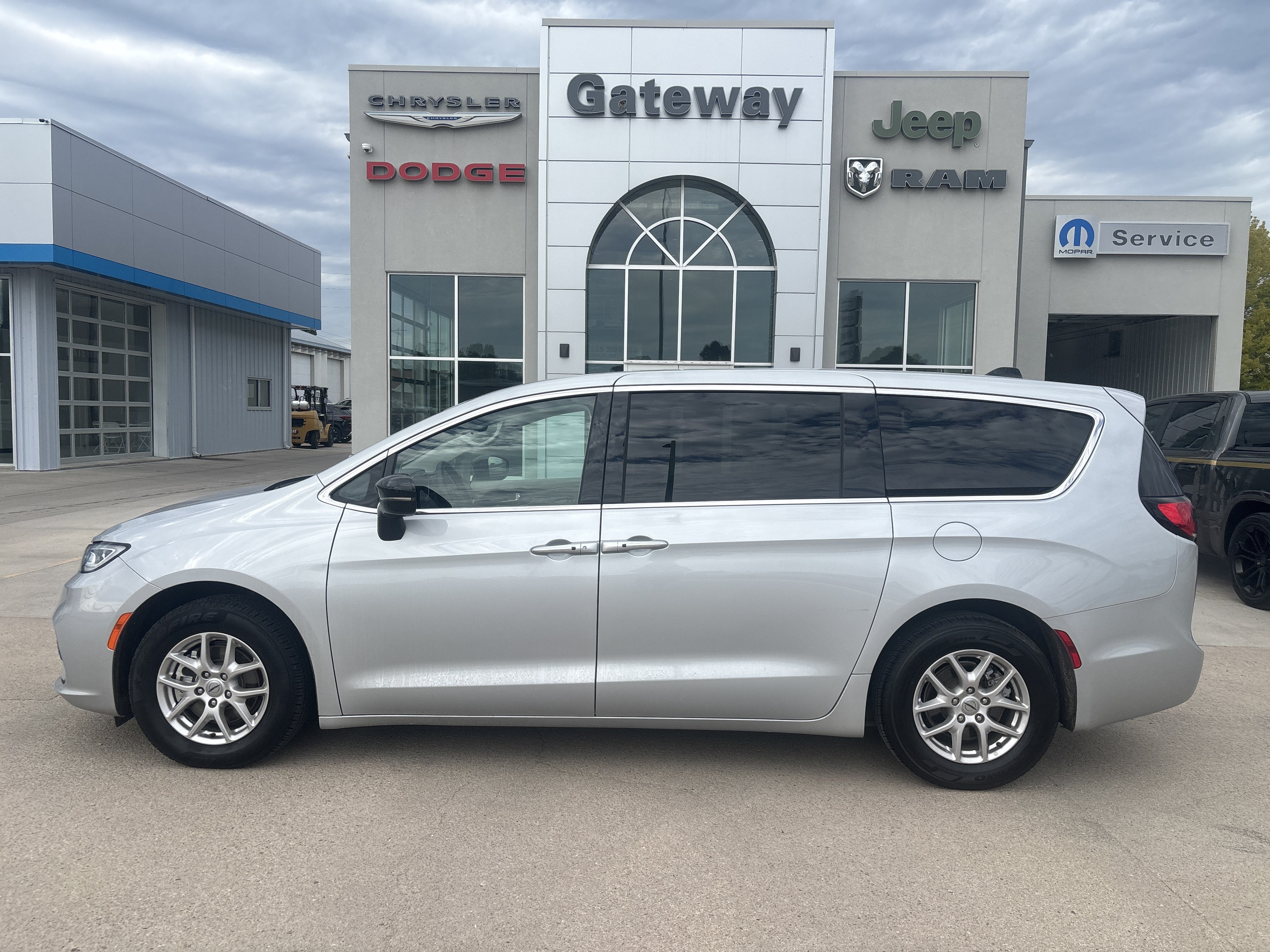 2024 Chrysler Pacifica Touring L
