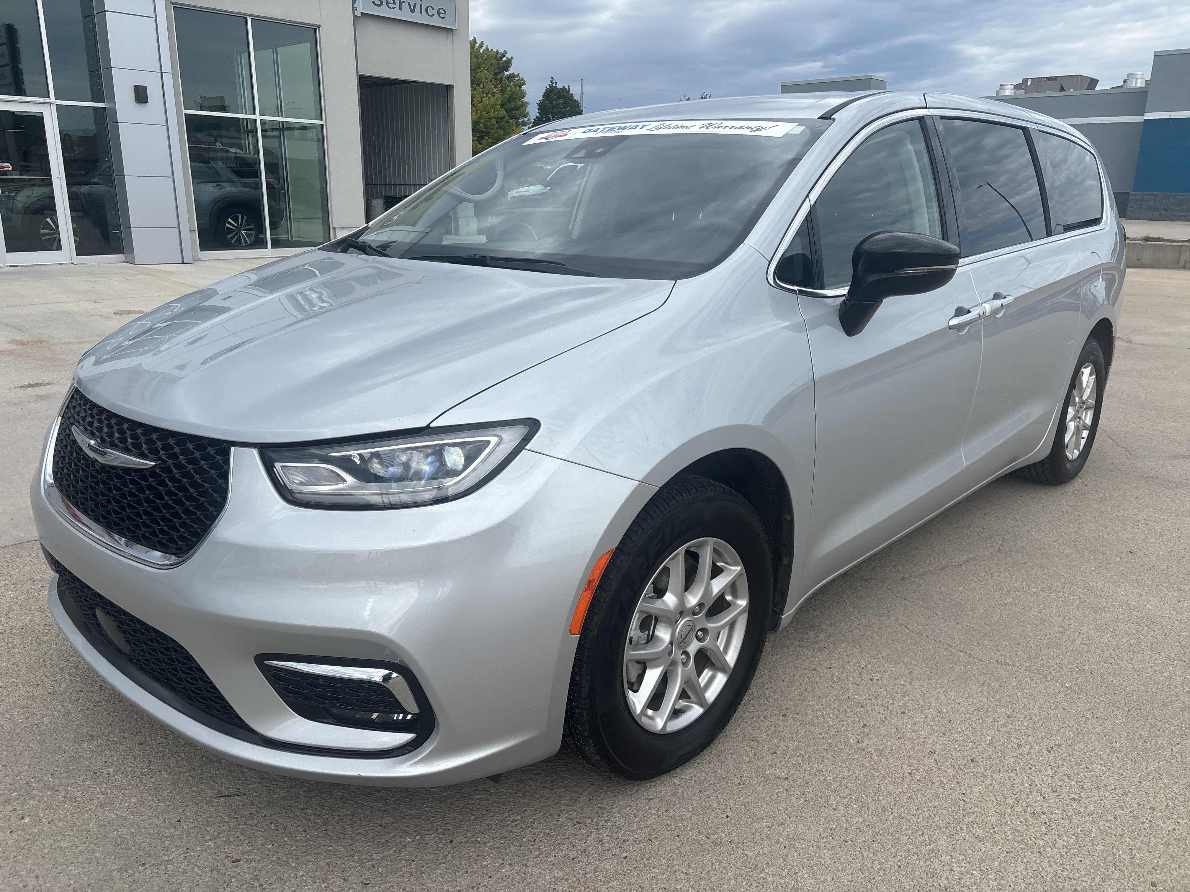 2024 Chrysler Pacifica Touring L