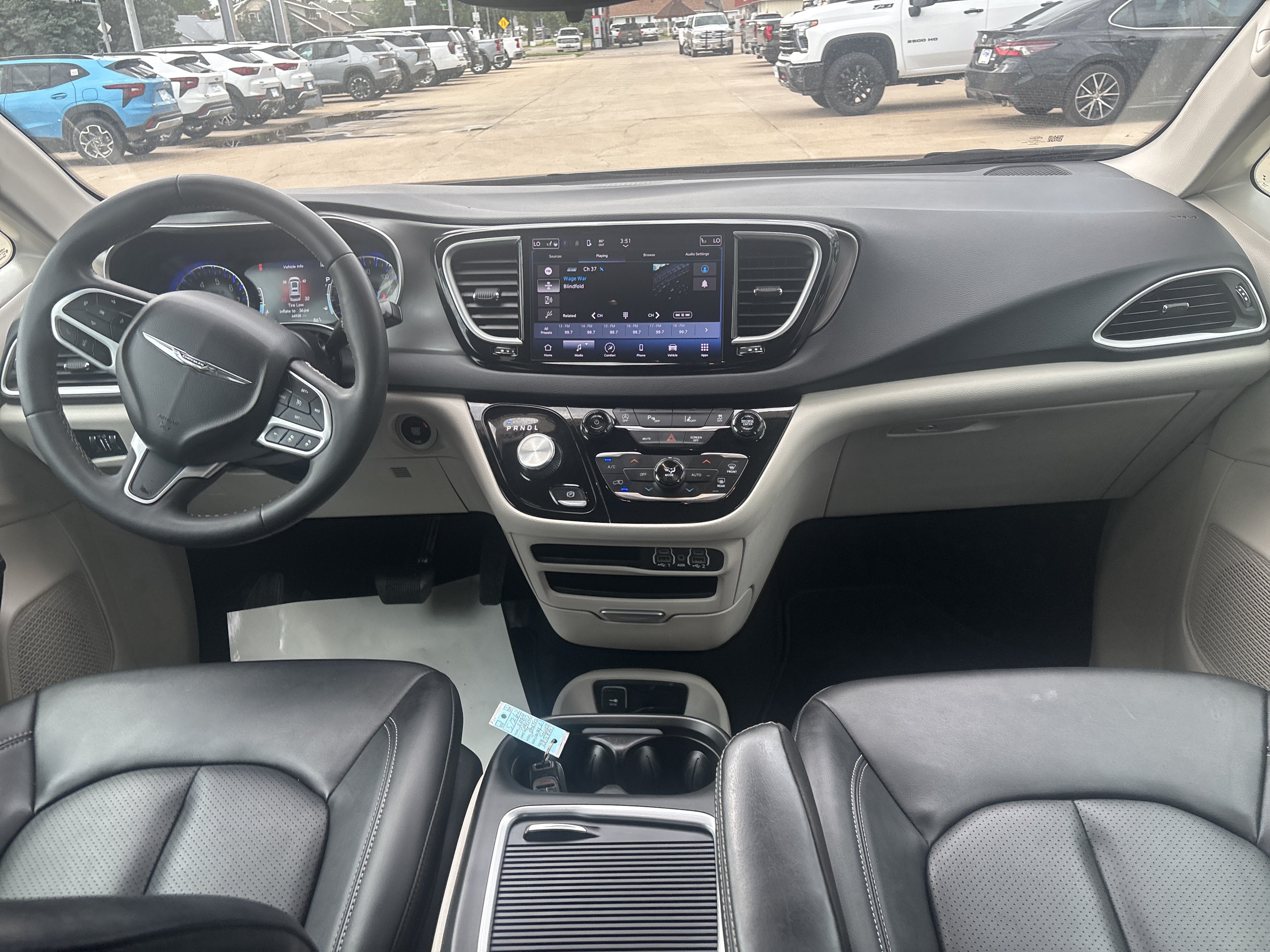 2024 Chrysler Pacifica Touring L