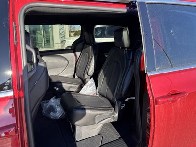 2026 Chrysler Voyager VOYAGER LX