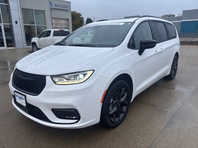 2024 Chrysler Pacifica Limited AWD