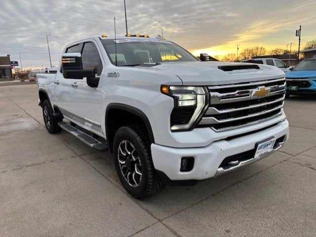 2024 Chevrolet Silverado 2500HD 4WD Crew Cab Standard Bed High Country