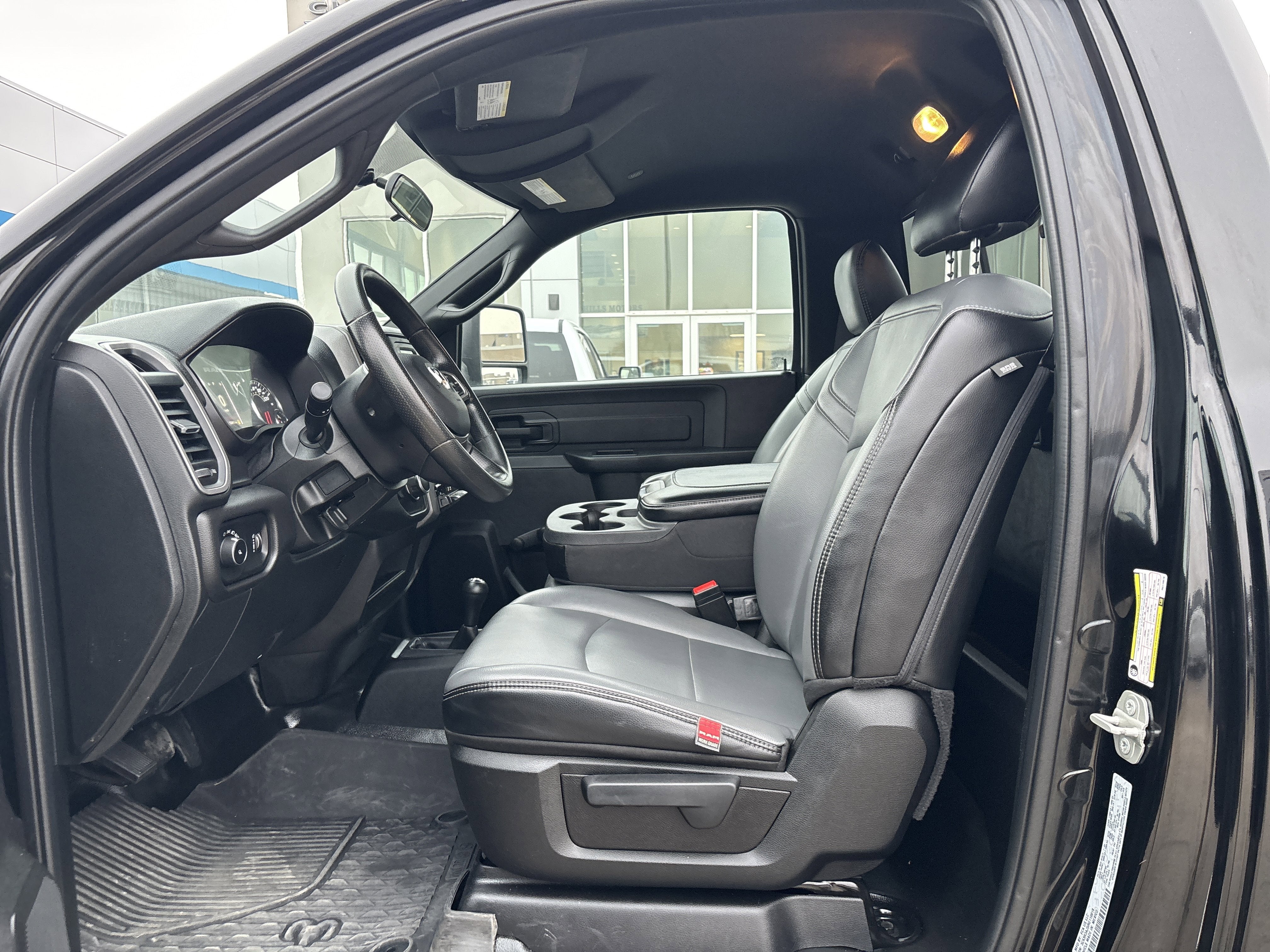 2024 RAM 3500 Tradesman Regular Cab 4x4 8' Box