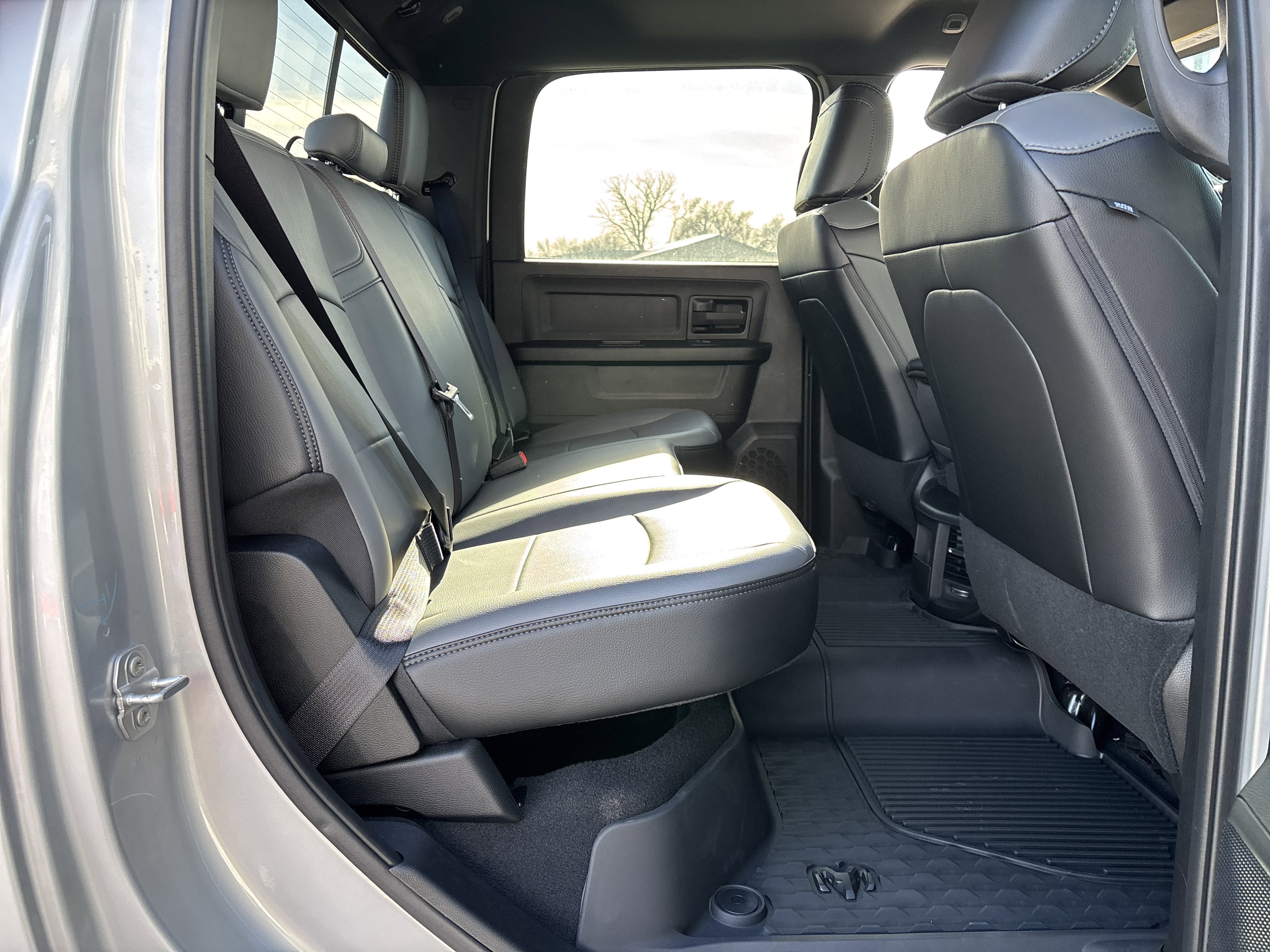 2026 RAM Ram 3500 RAM 3500 TRADESMAN CREW CAB 4X4 6'4' BOX