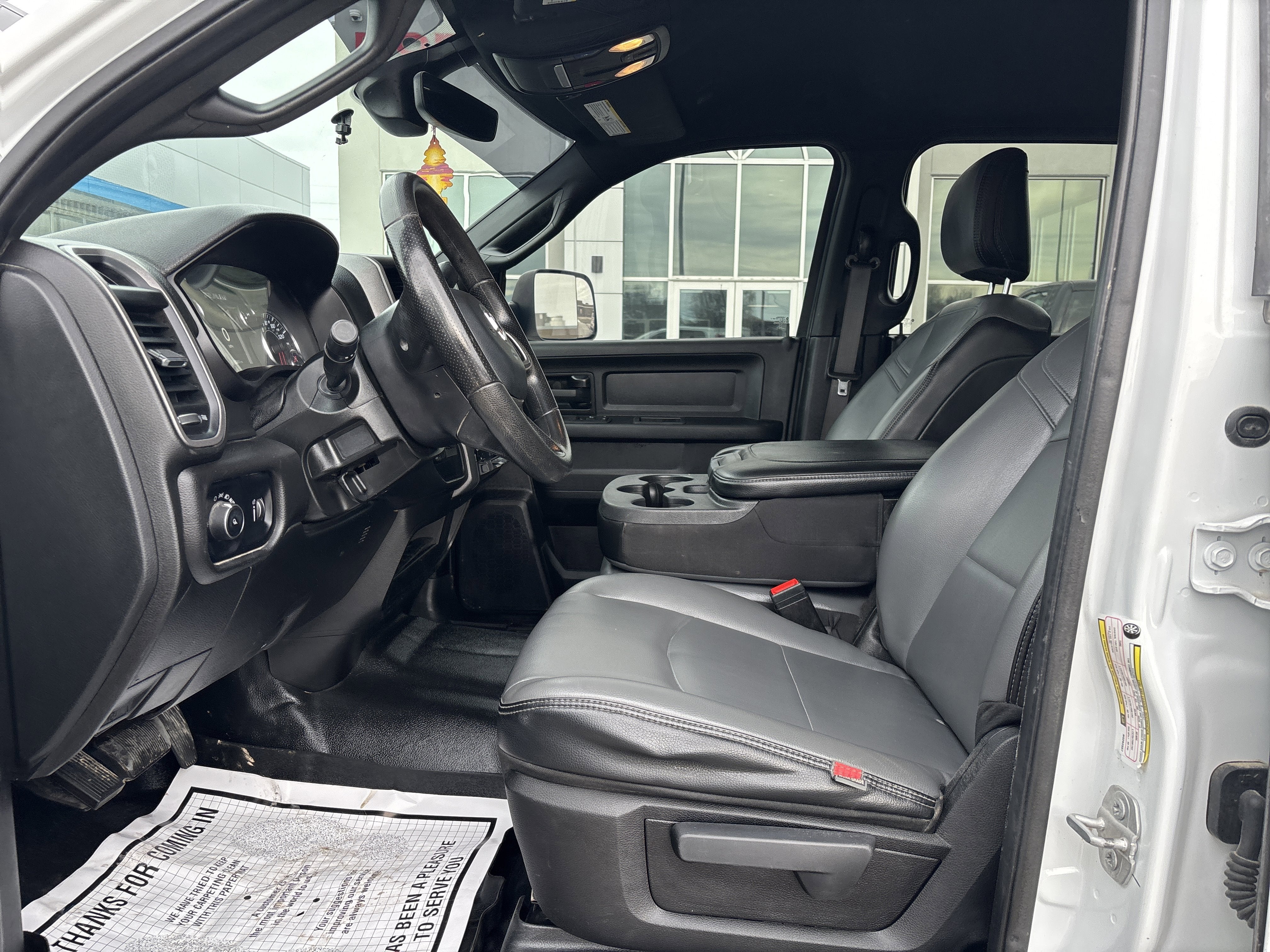 2022 RAM 3500 Tradesman Crew Cab 4x4 8' Box