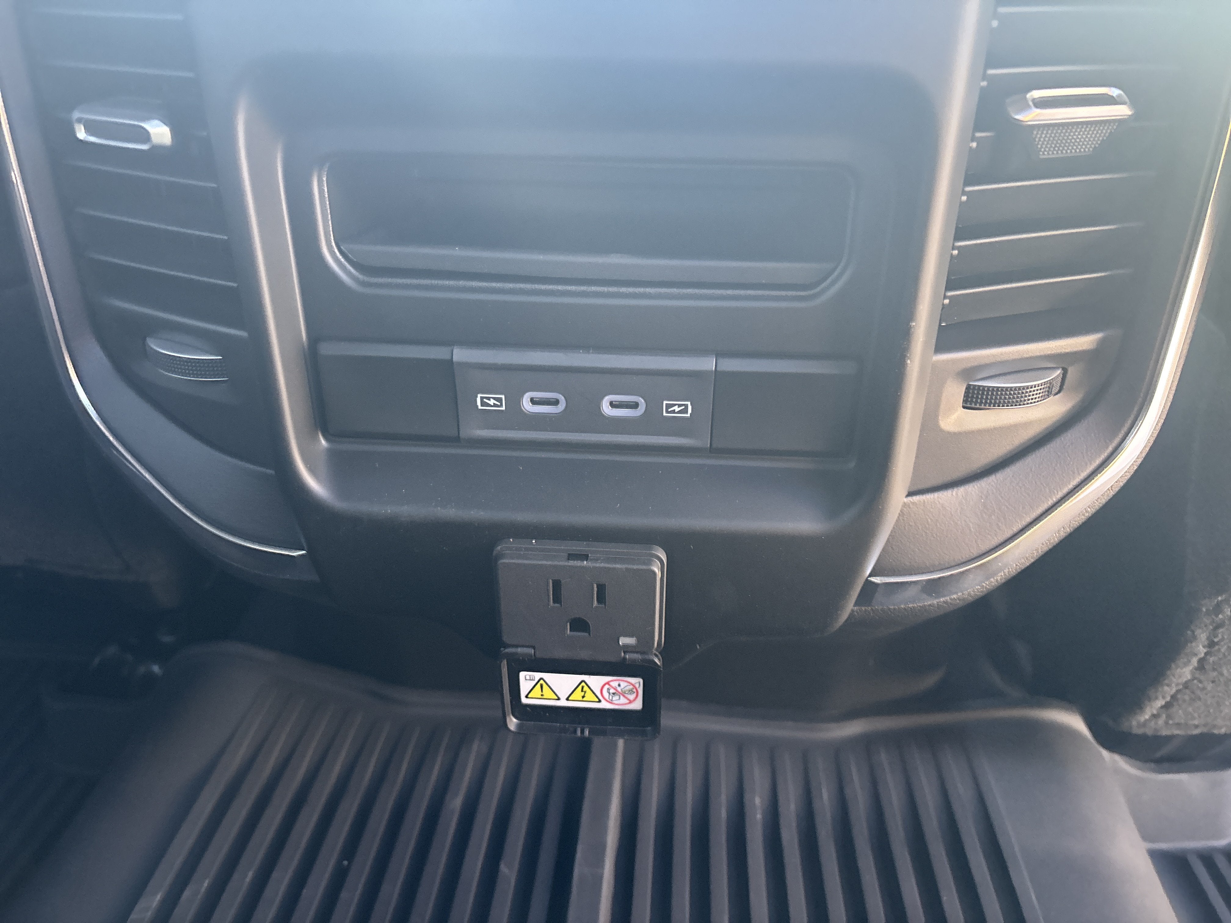 2027 RAM Ram 3500 RAM 3500 LARAMIE CREW CAB 4X4 8' BOX