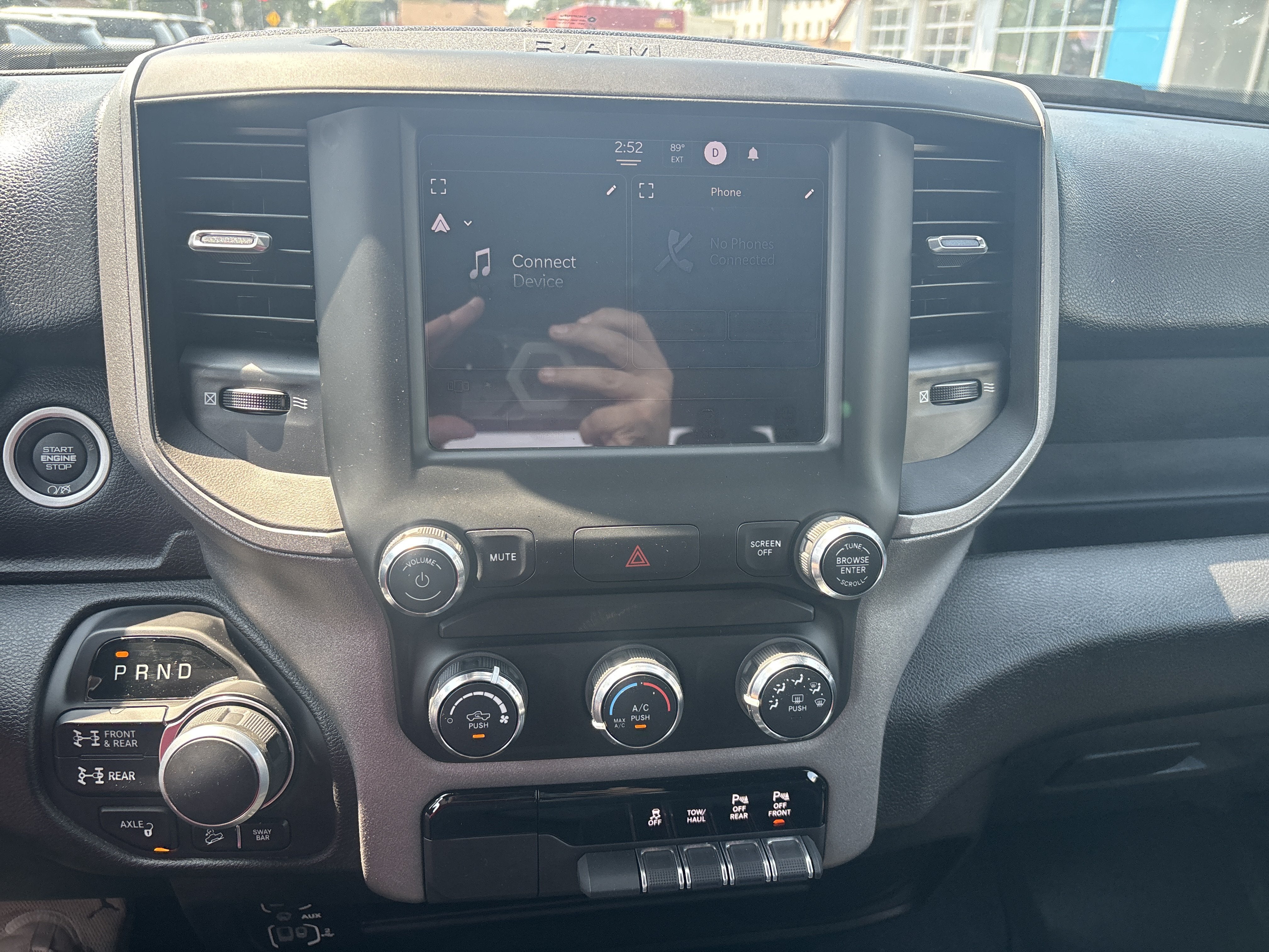 2024 RAM 2500 Tradesman Crew Cab 4x4 6'4' Box