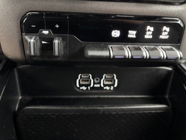 2021 RAM 2500 Big Horn Crew Cab 4x4 6'4' Box