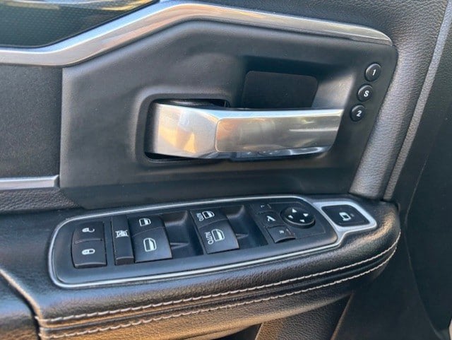 2019 RAM 2500 Laramie Crew Cab 4x4 6'4' Box