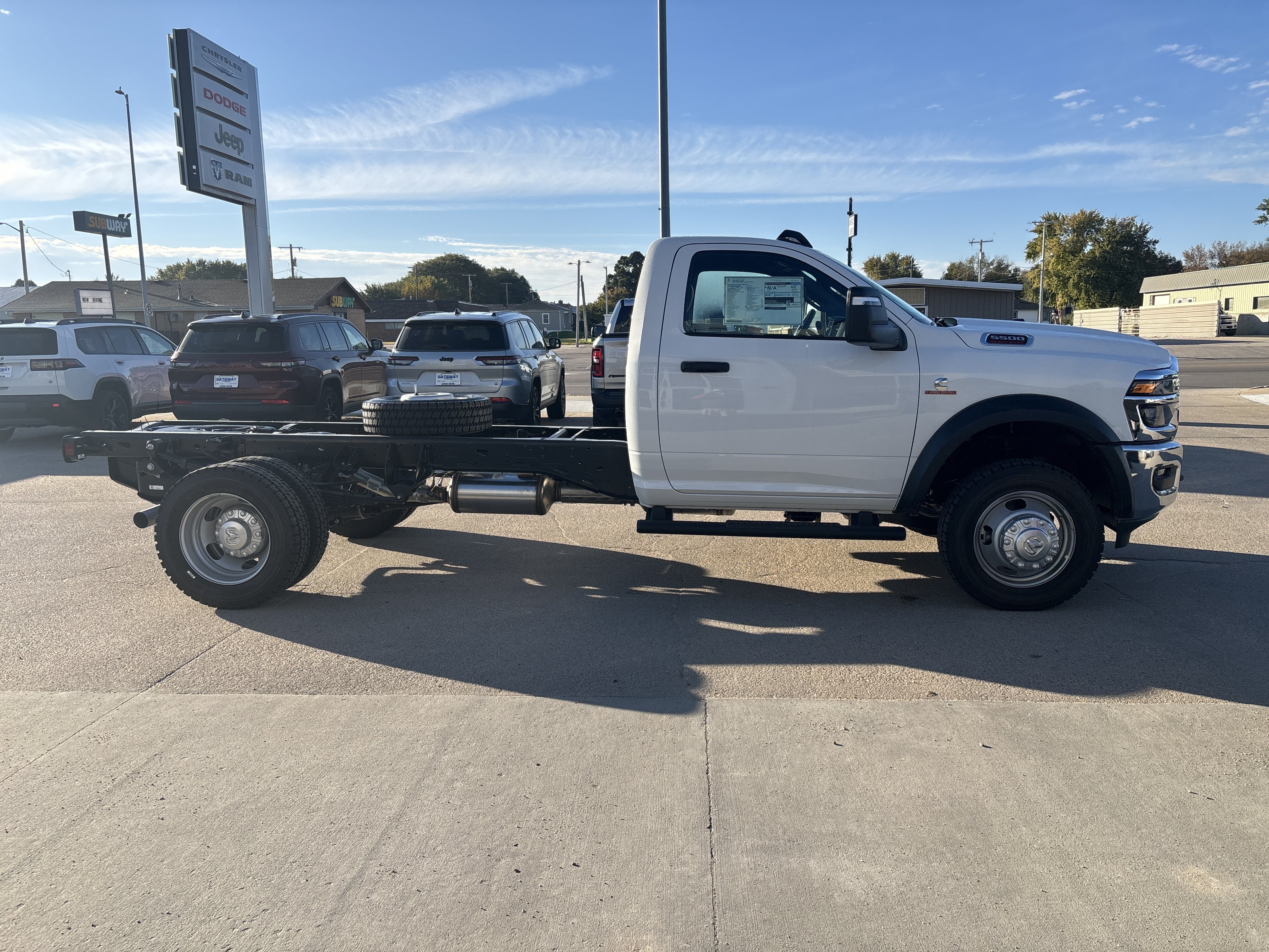 2027 RAM Ram 5500 Chassis Cab RAM 5500 TRADESMAN CHASSIS REGULAR CAB 4X4 84' CA