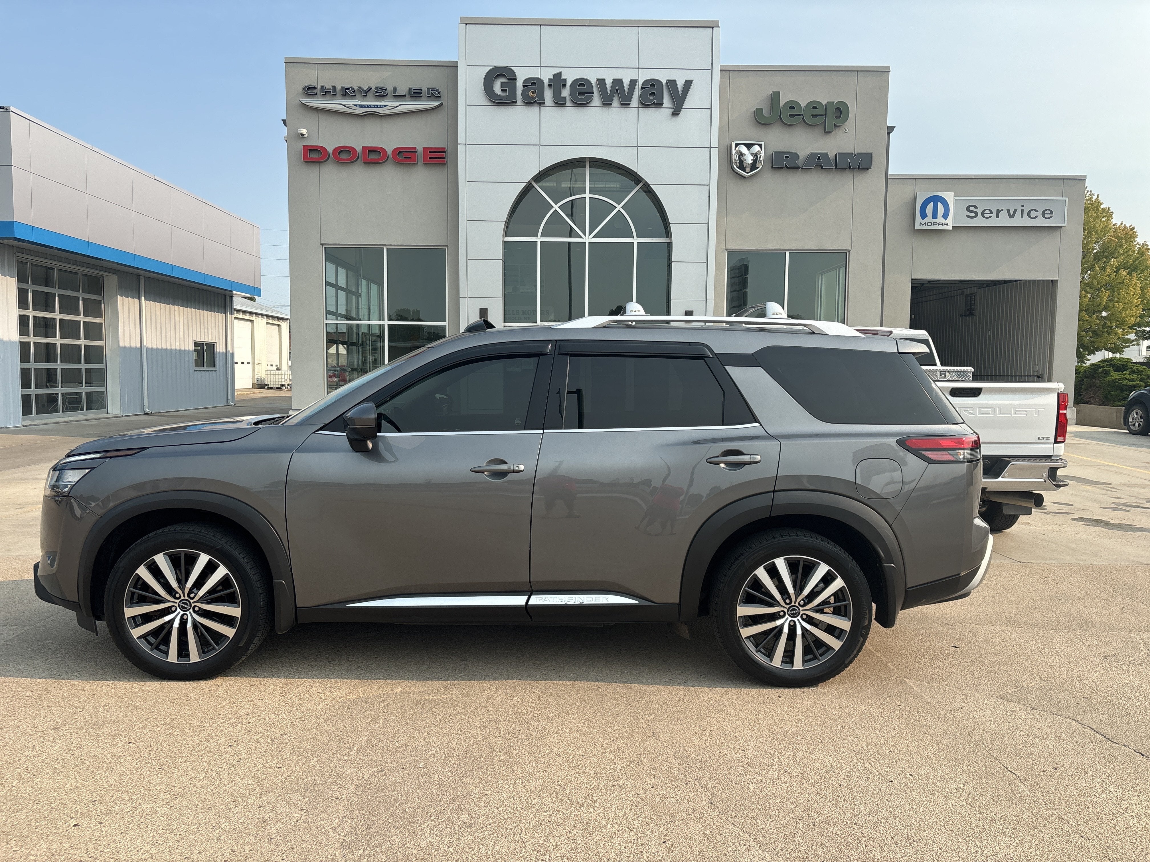 2022 Nissan Pathfinder Platinum 4WD