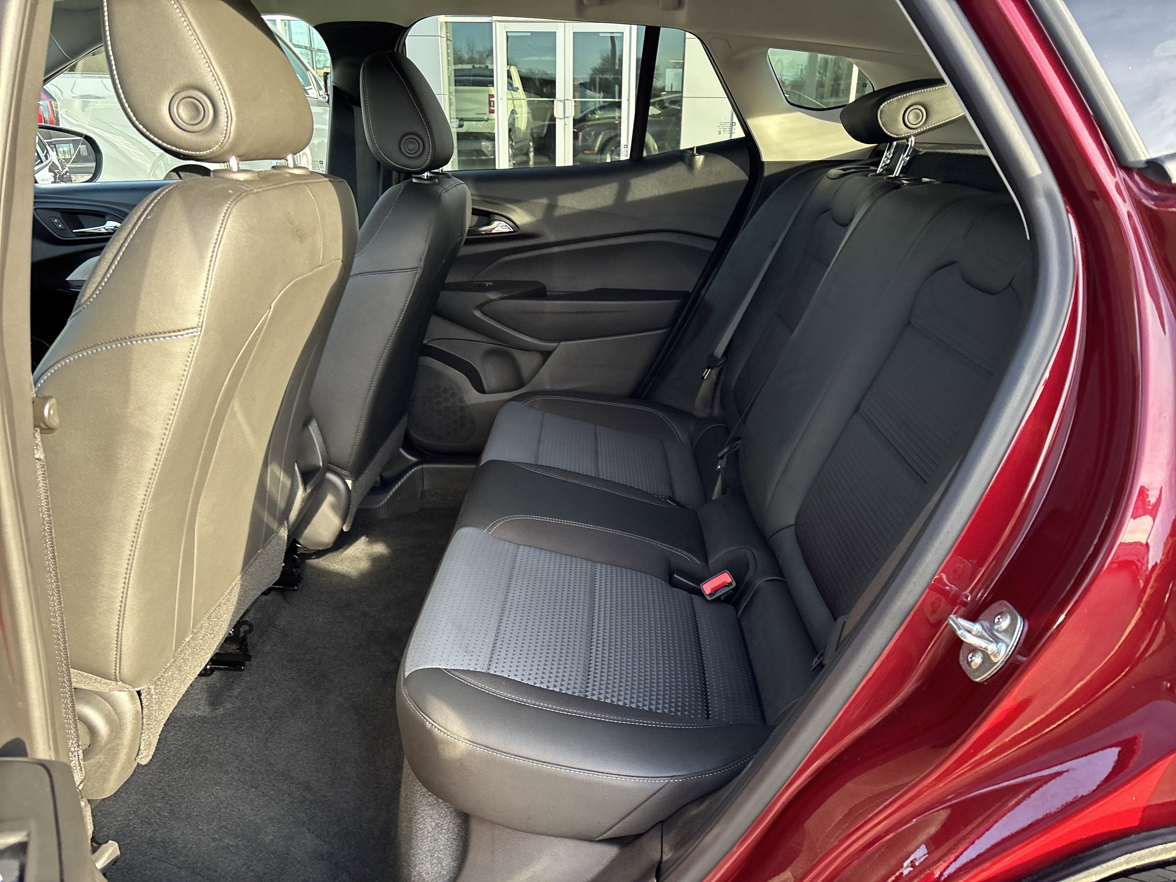 2025 Chevrolet Trax FWD LT