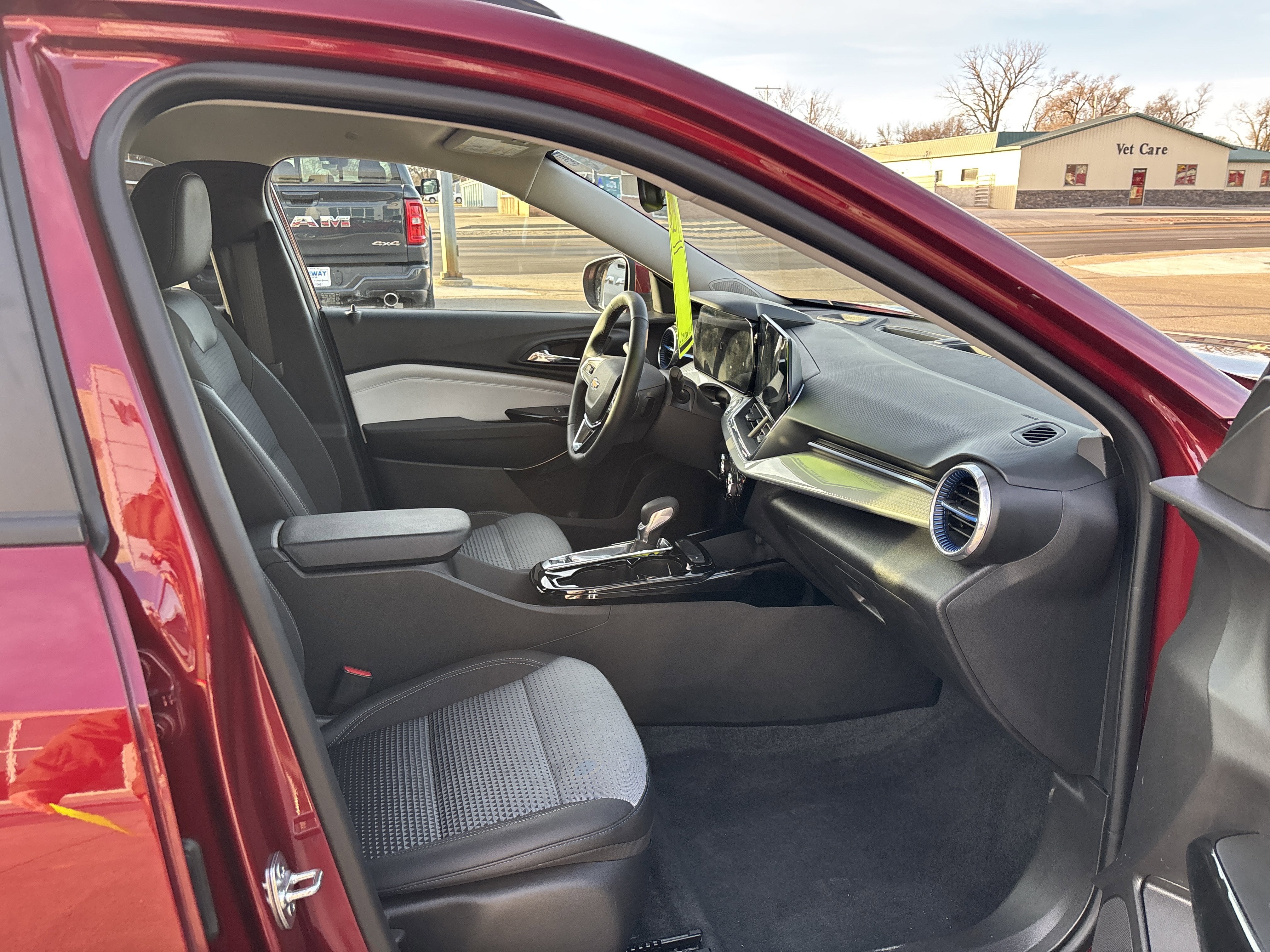 2025 Chevrolet Trax FWD LT