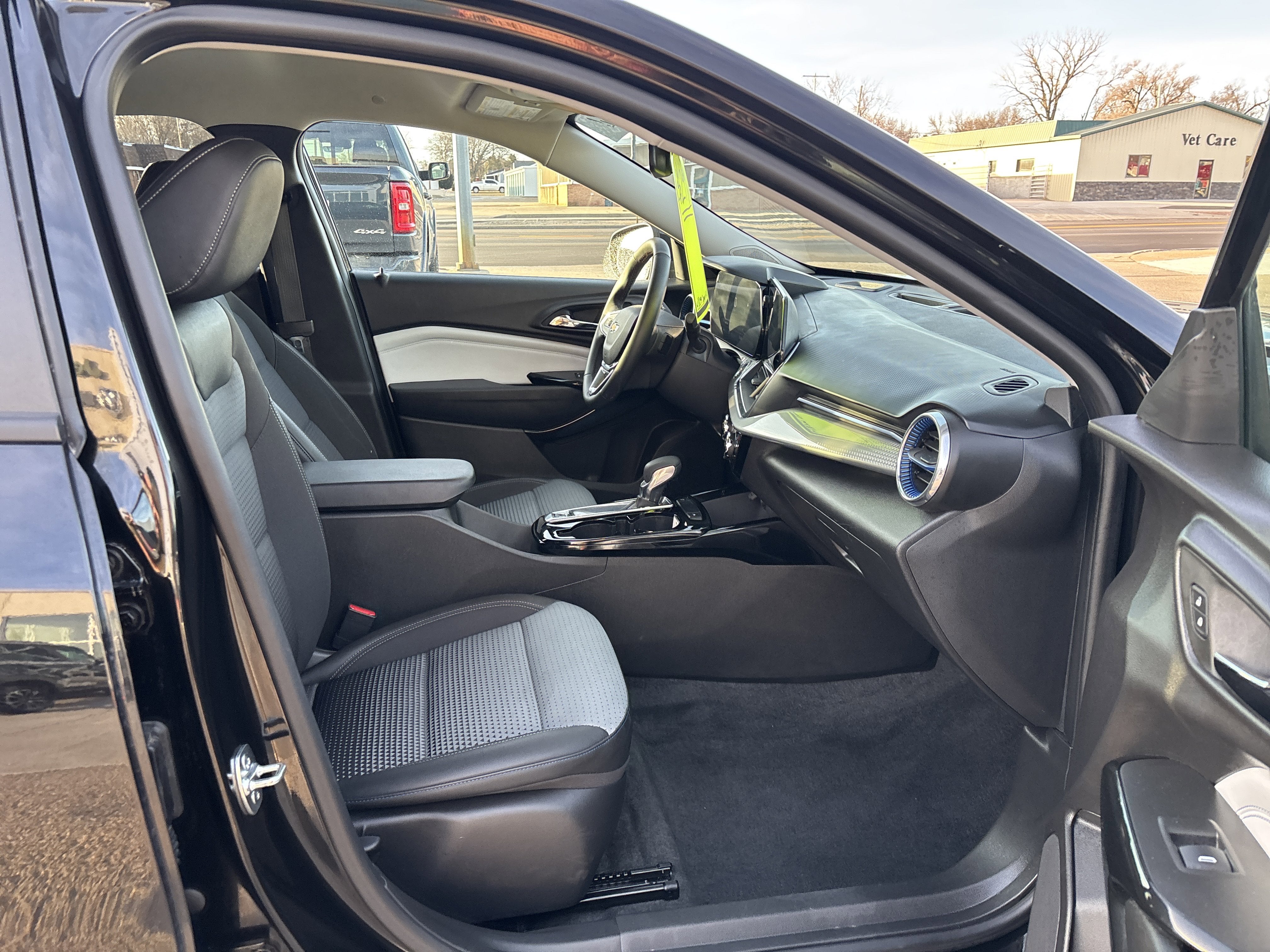 2025 Chevrolet Trax FWD LT